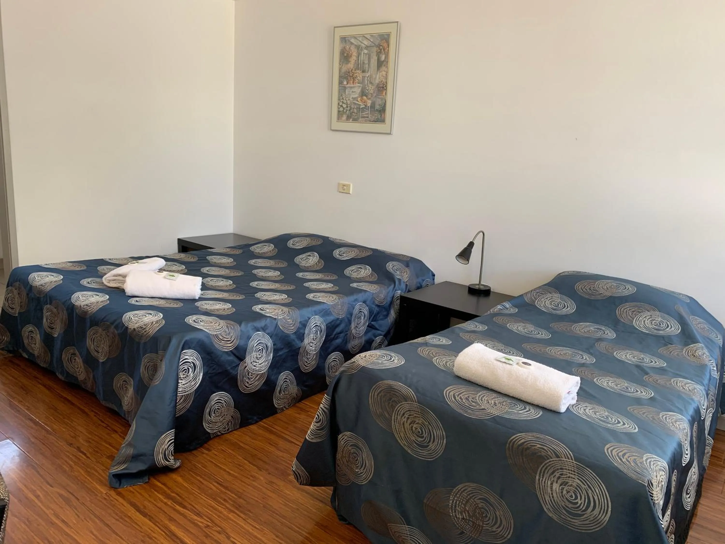 Bed in Beaconsfield Lodge Motel