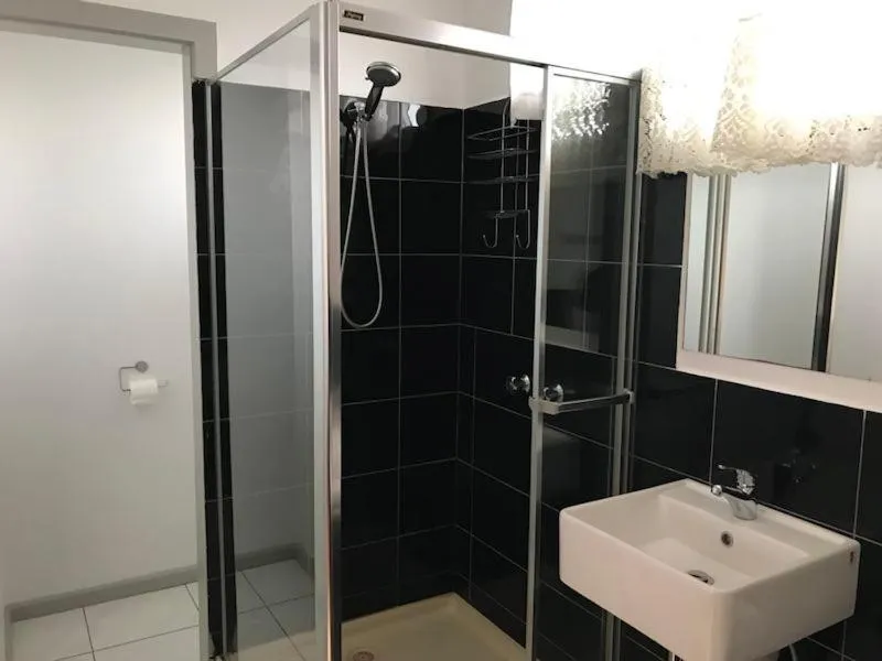 Beaconsfield Lodge Motel