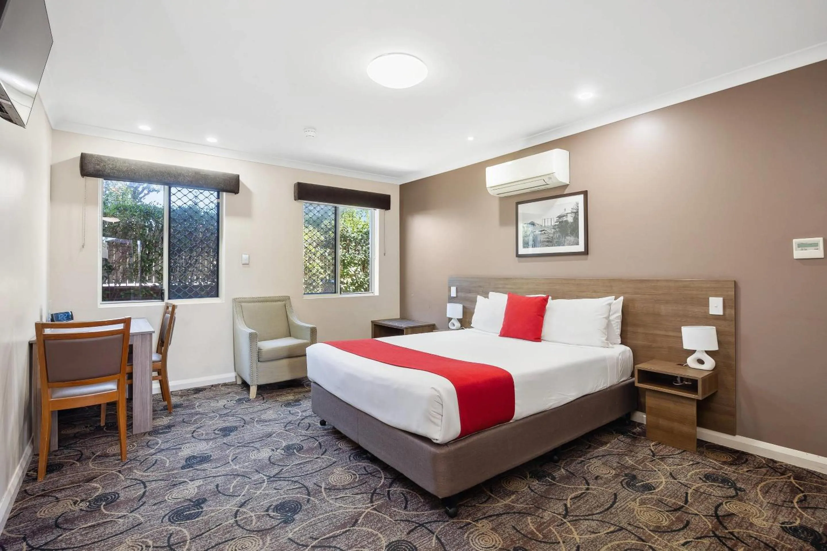 Bedroom, Bed in Quality Hotel Bayswater