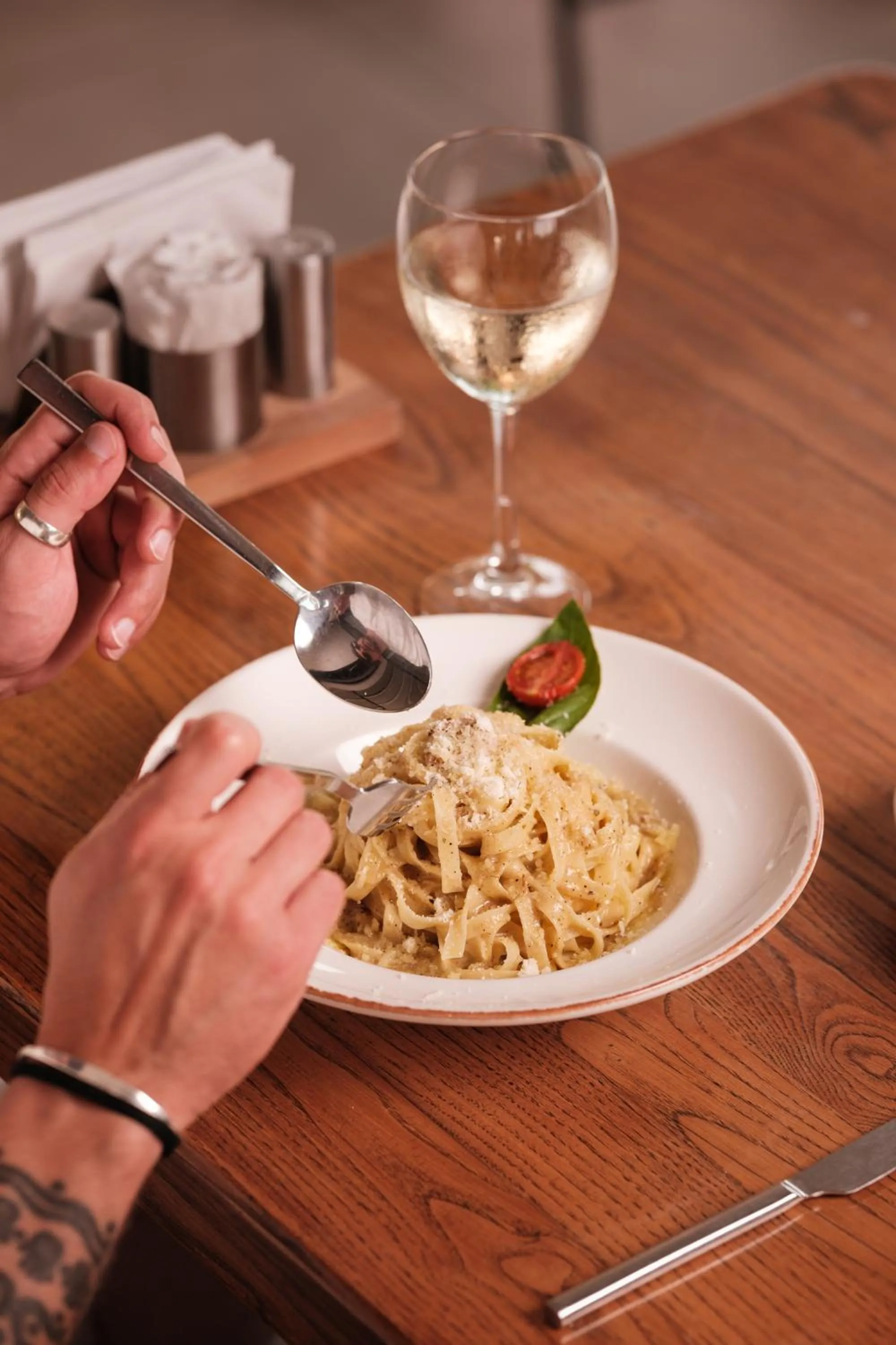 Food and drinks in Palmonte Suites Hotel & SPA