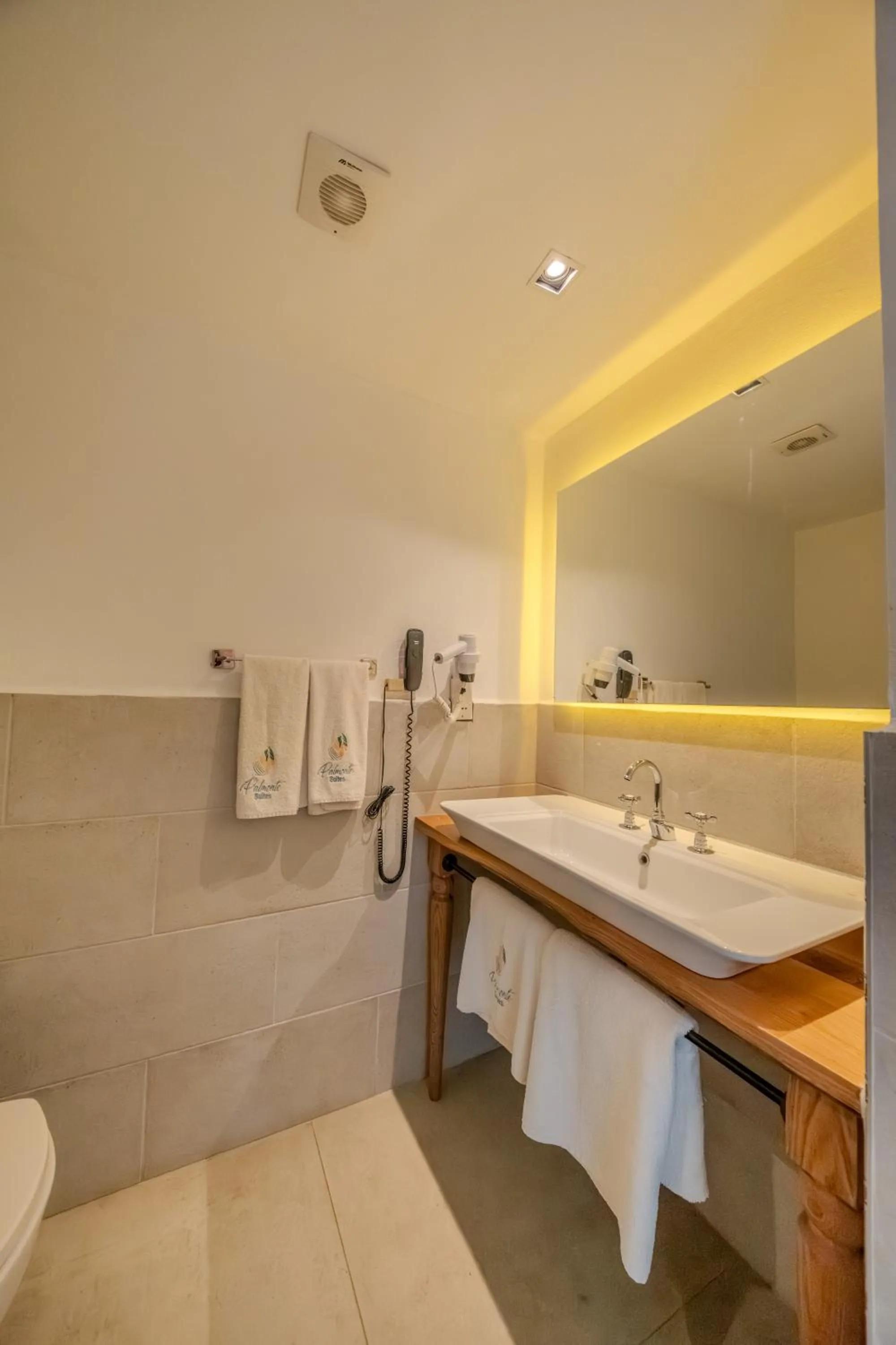 Shower in Palmonte Suites Hotel & SPA