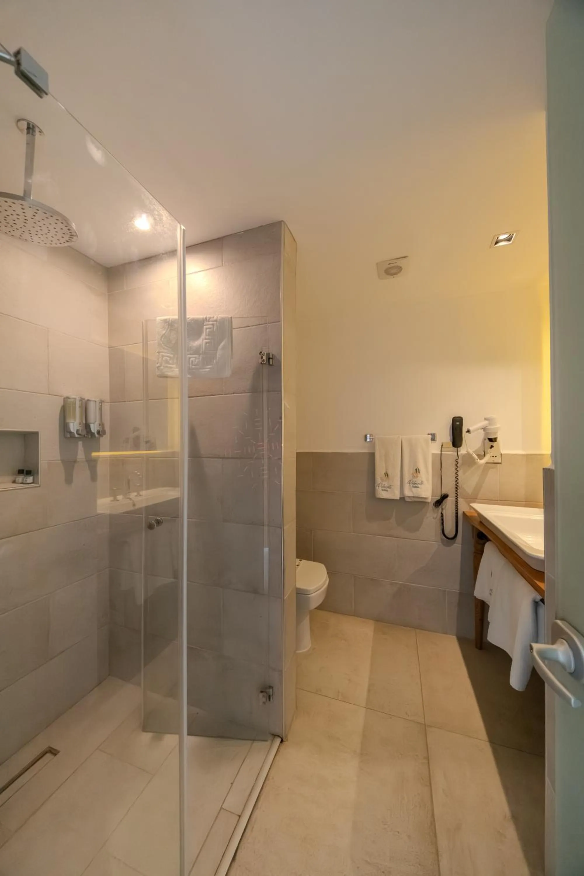 Shower in Palmonte Suites Hotel & SPA