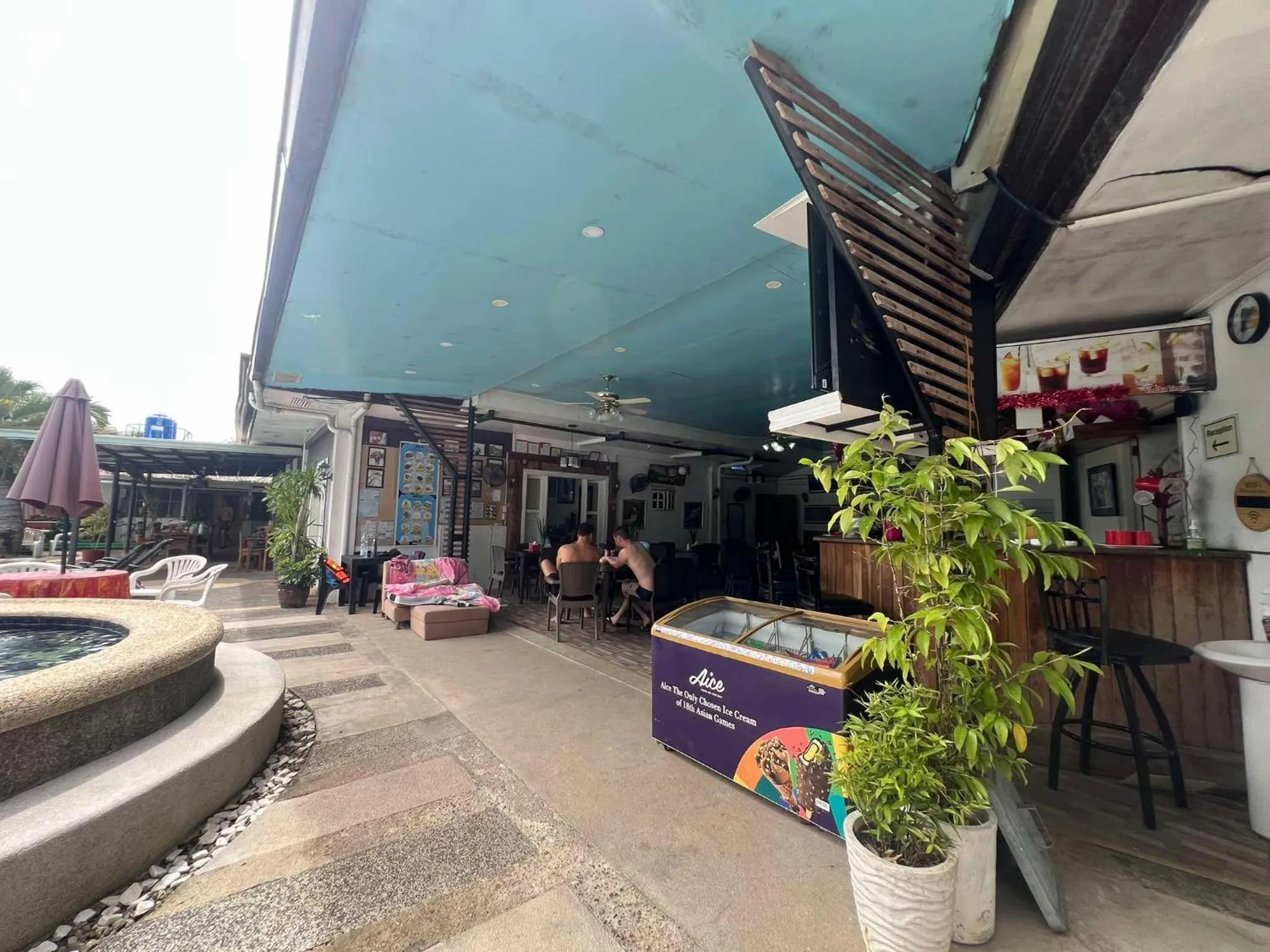 Ice Bear Bar & Tourist Inn