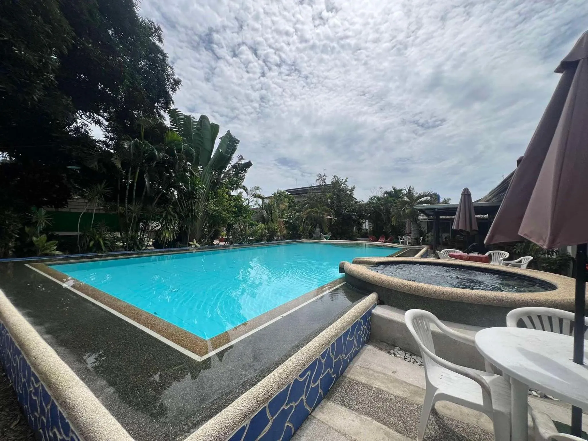 Ice Bear Bar & Tourist Inn