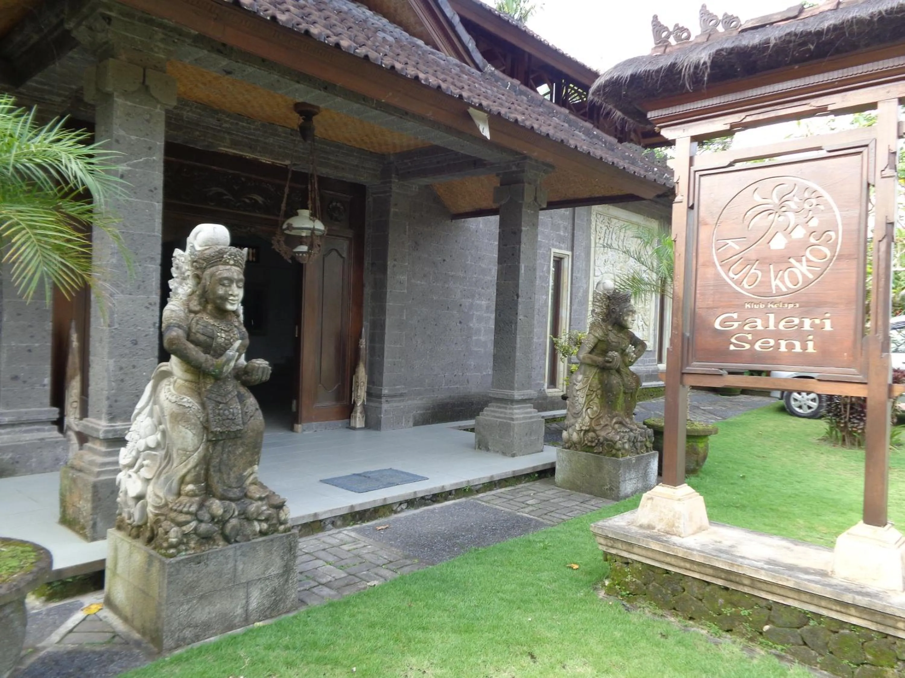 Facade/entrance in Klub Kokos Bungalows