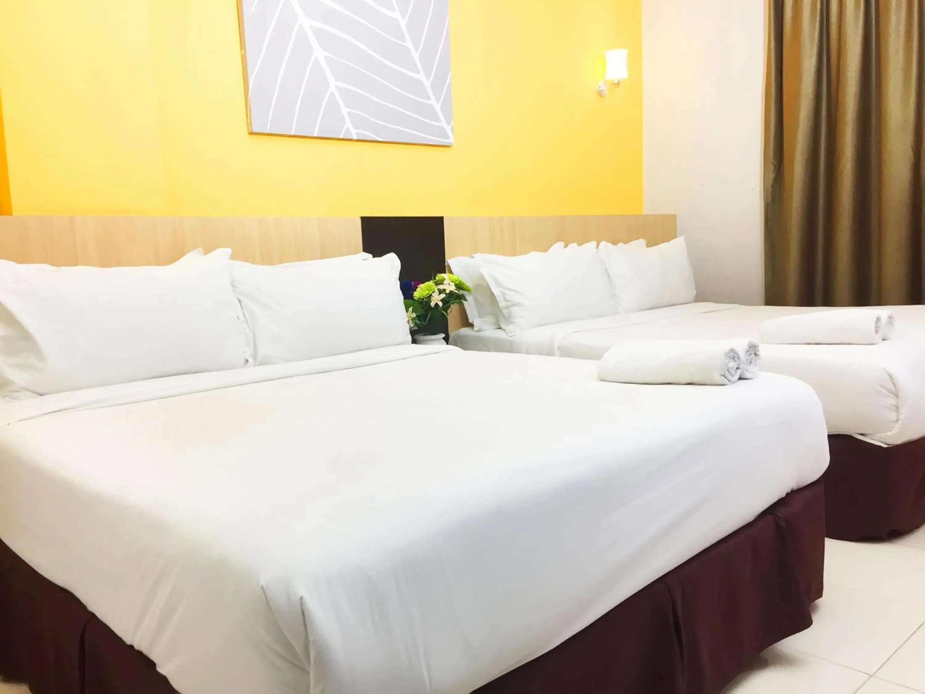 Bed in Temasek Hotel Bed in Temasek Hotel