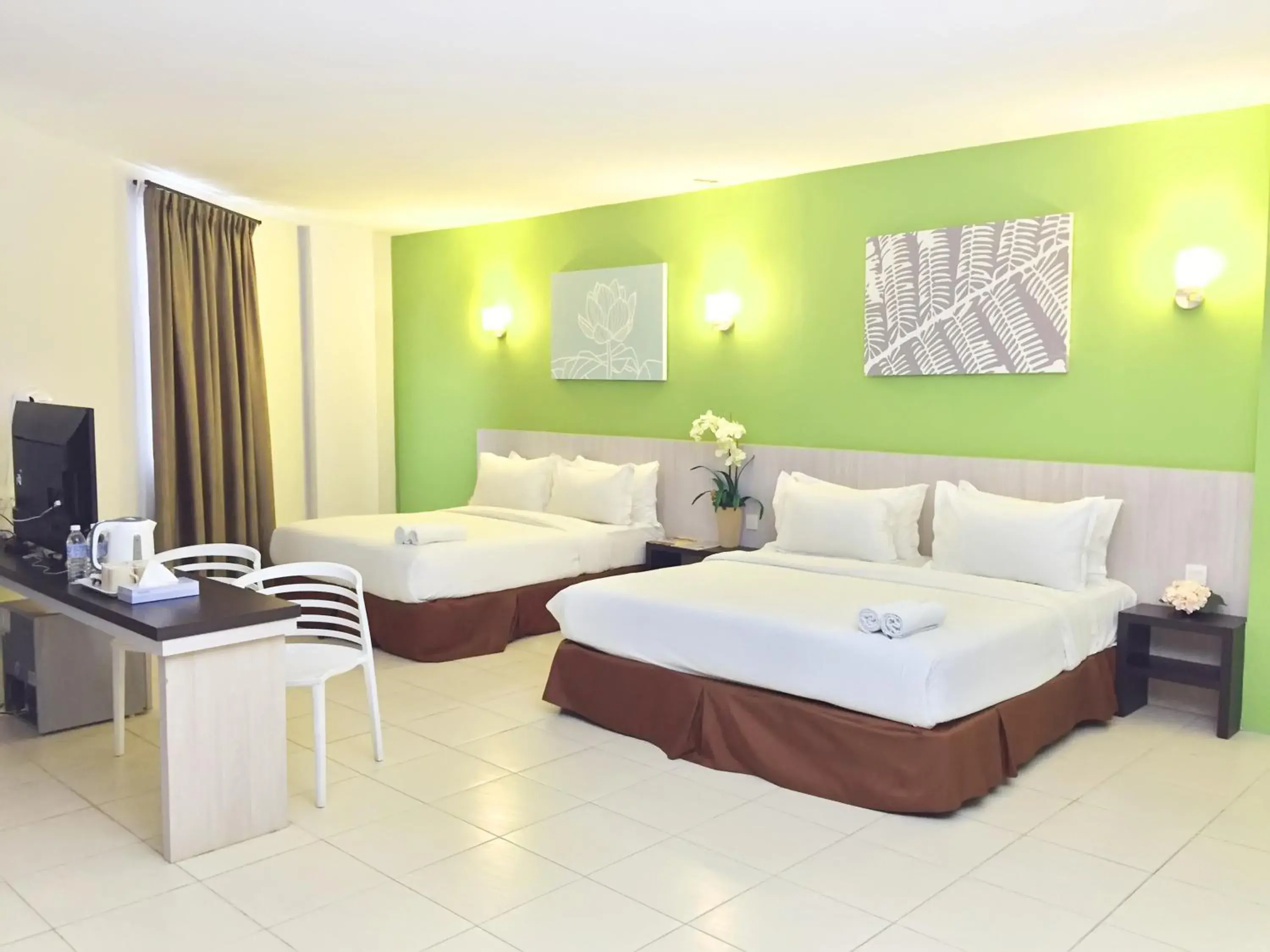 Bed in Temasek Hotel Bed in Temasek Hotel