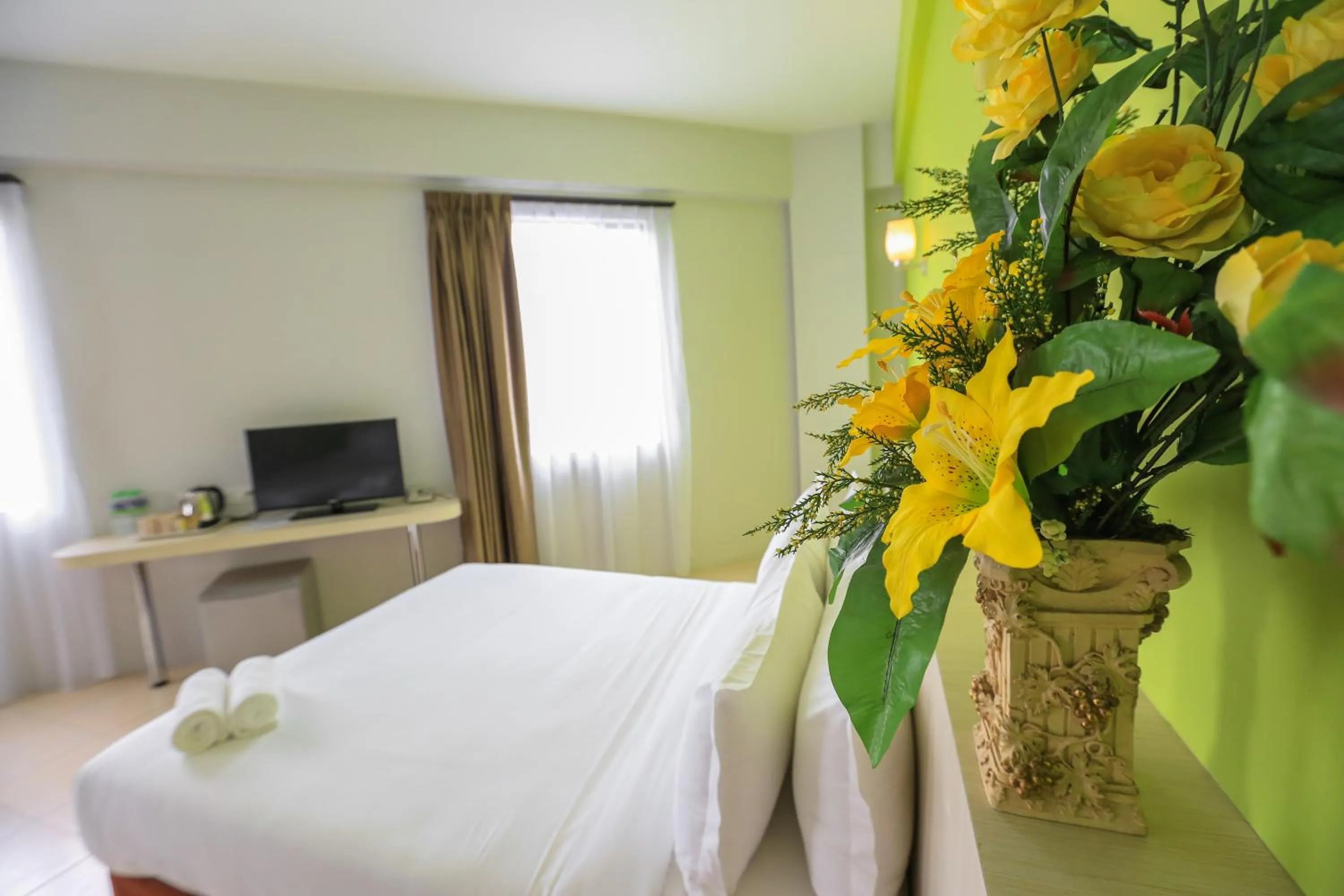 Decorative detail, Bed in Temasek Hotel