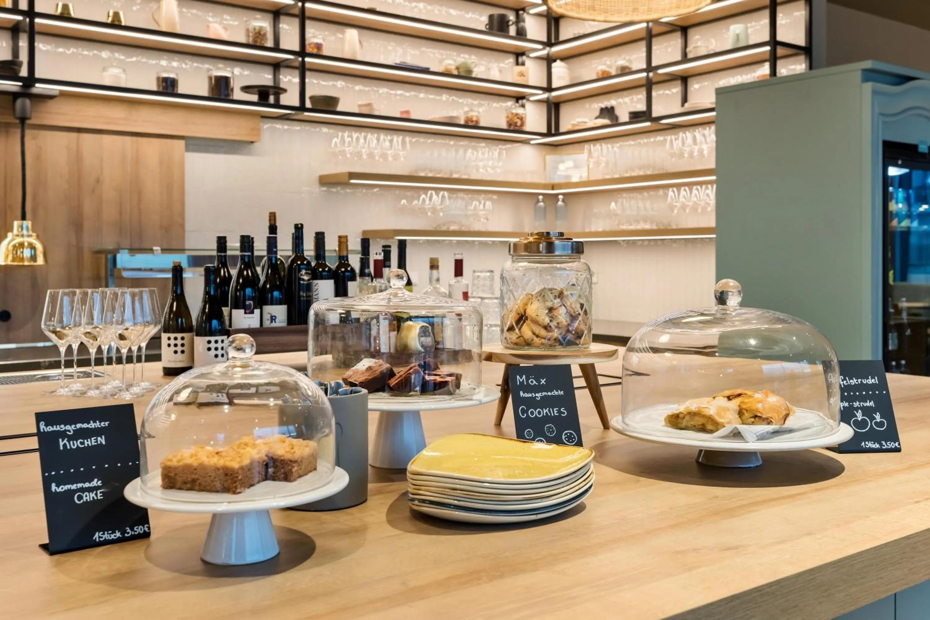 Restaurant/places to eat in Spark by Hilton Vienna Donaustadt