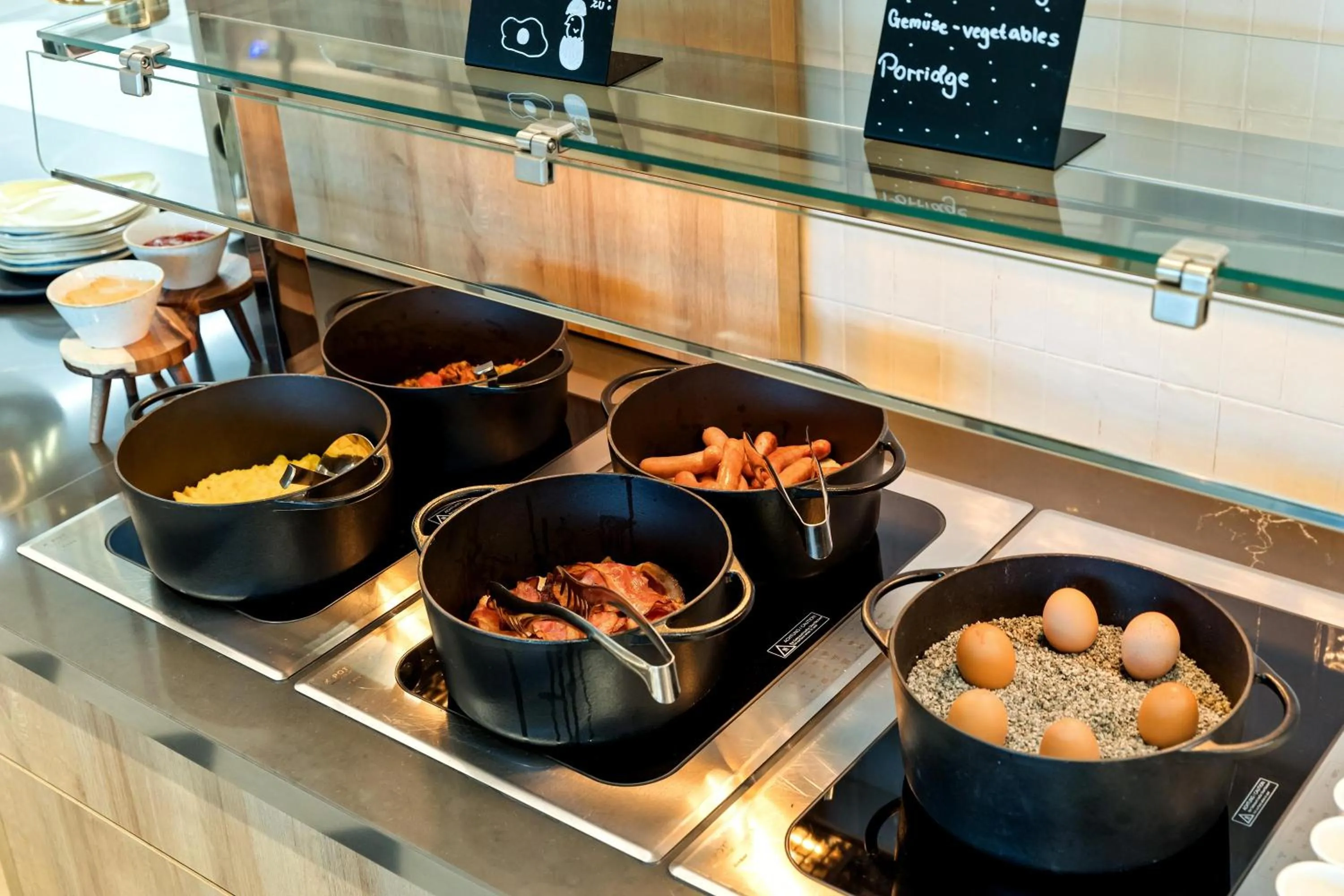 Lounge or bar in Spark by Hilton Vienna Donaustadt