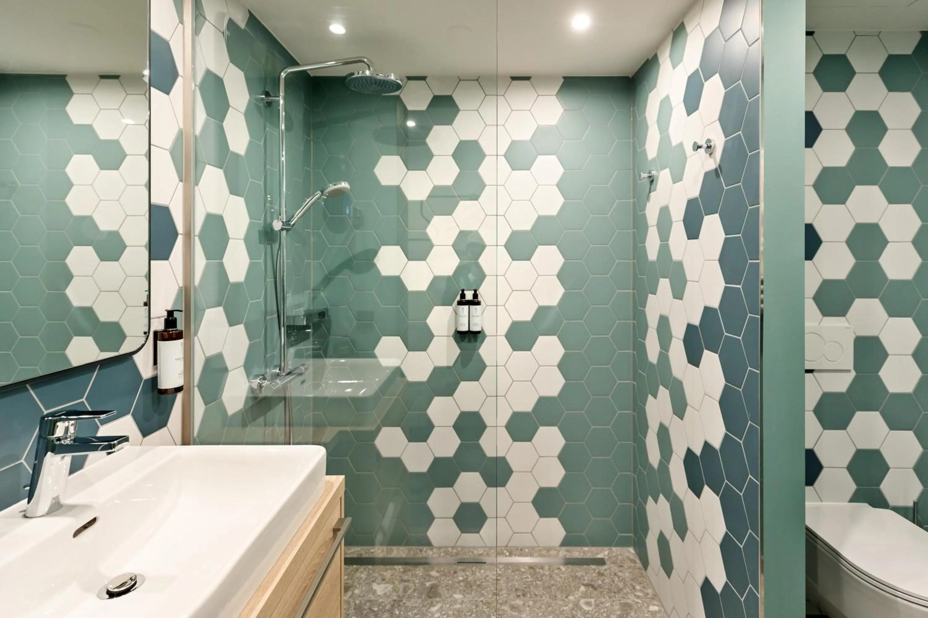 Shower in Spark by Hilton Vienna Donaustadt