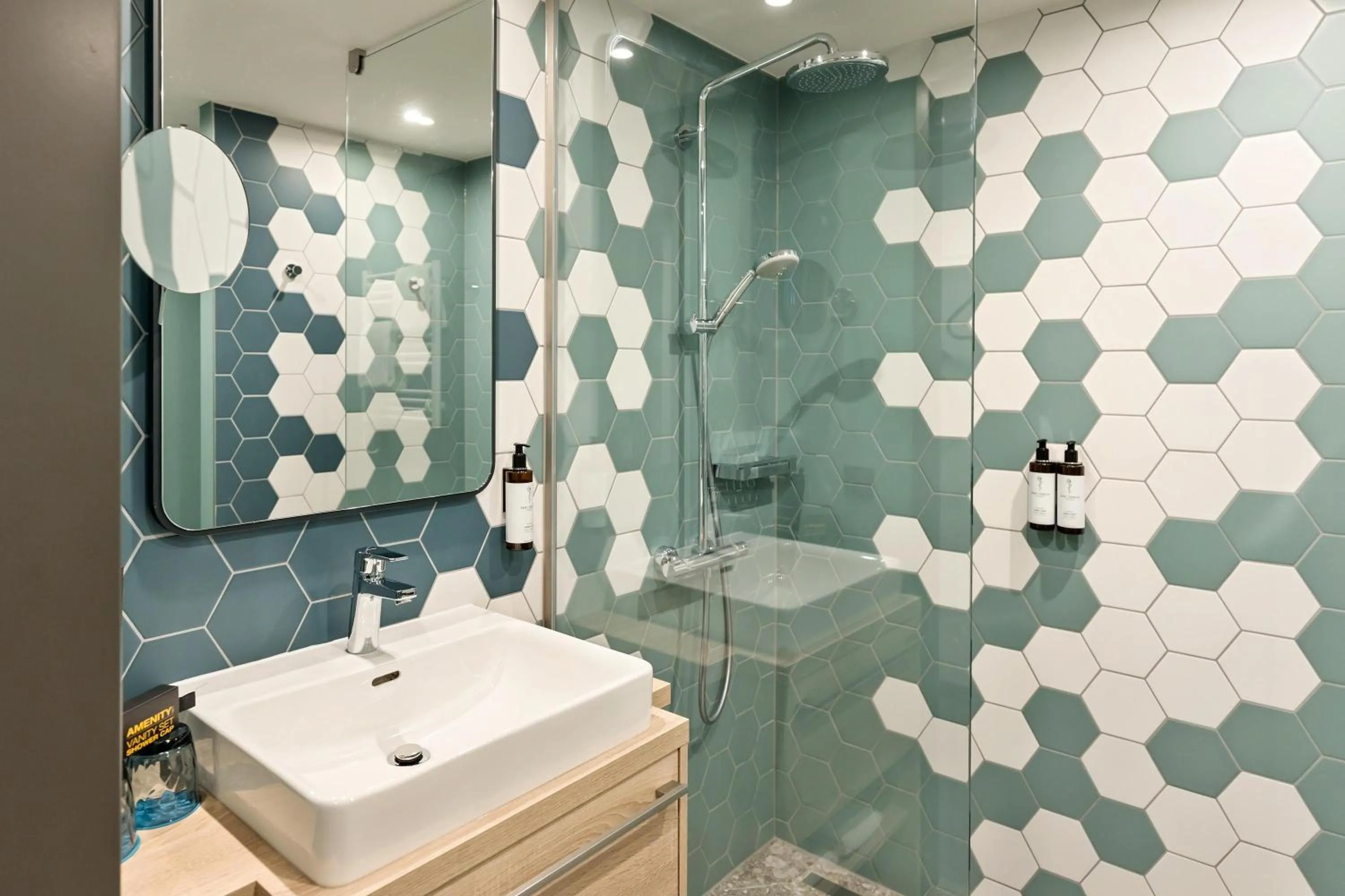 Shower in Spark by Hilton Vienna Donaustadt