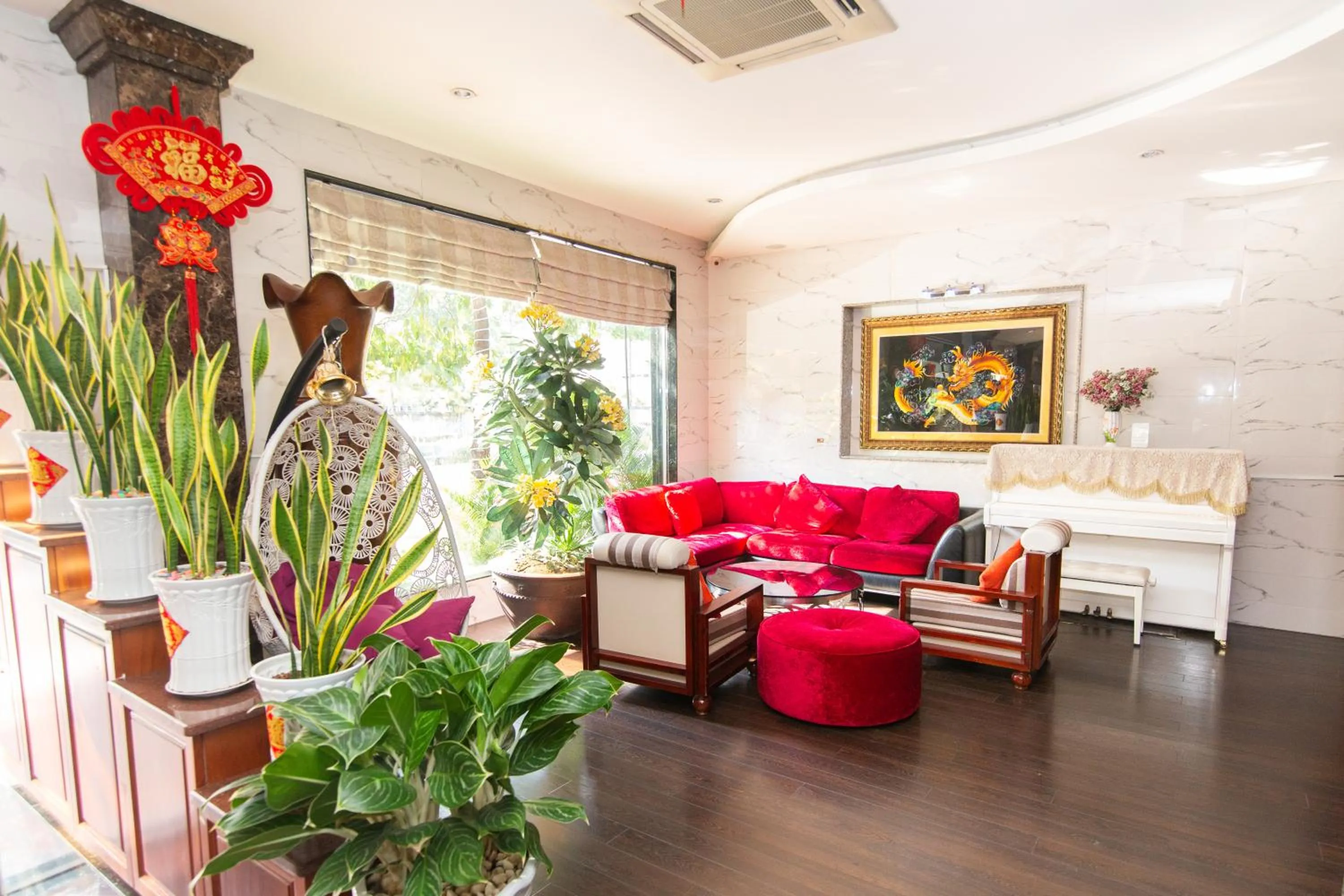 Nightclub / DJ in Long Bao Chau Hotel