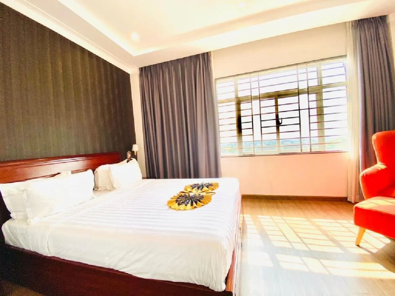 Bed in Long Bao Chau Hotel