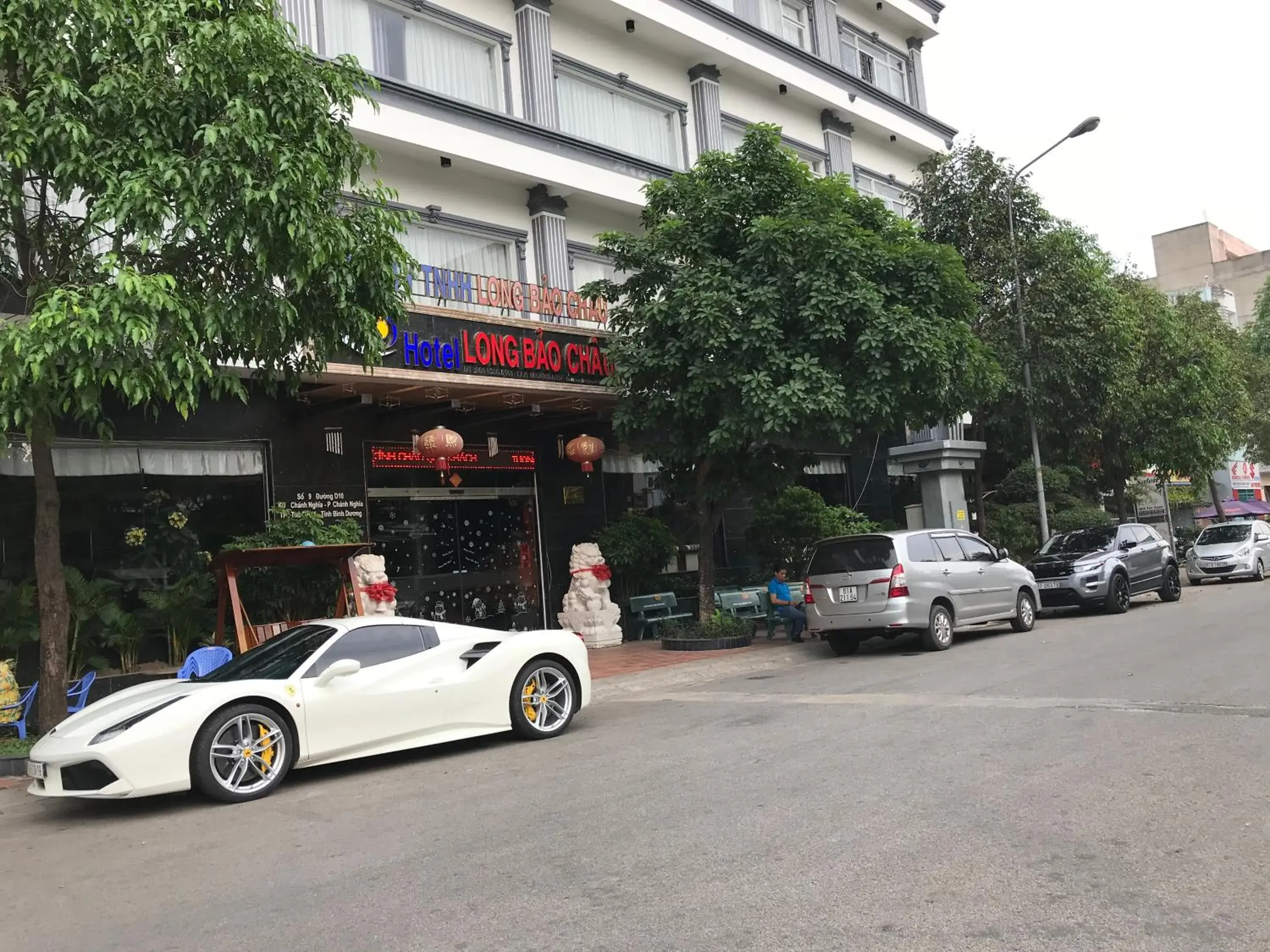 Facade/entrance in Long Bao Chau Hotel Facade/entrance in Long Bao Chau Hotel