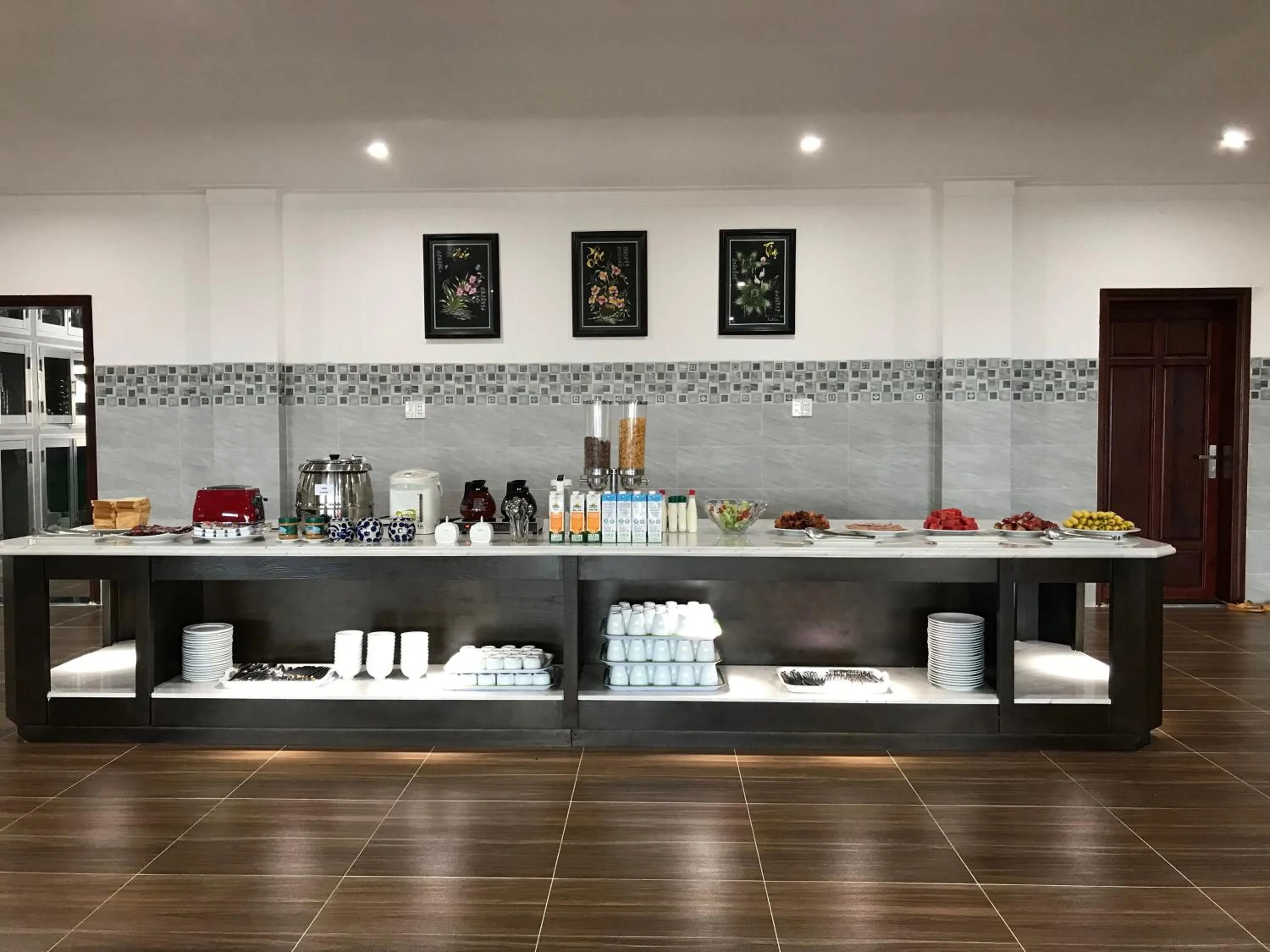 Restaurant/places to eat in Long Bao Chau Hotel