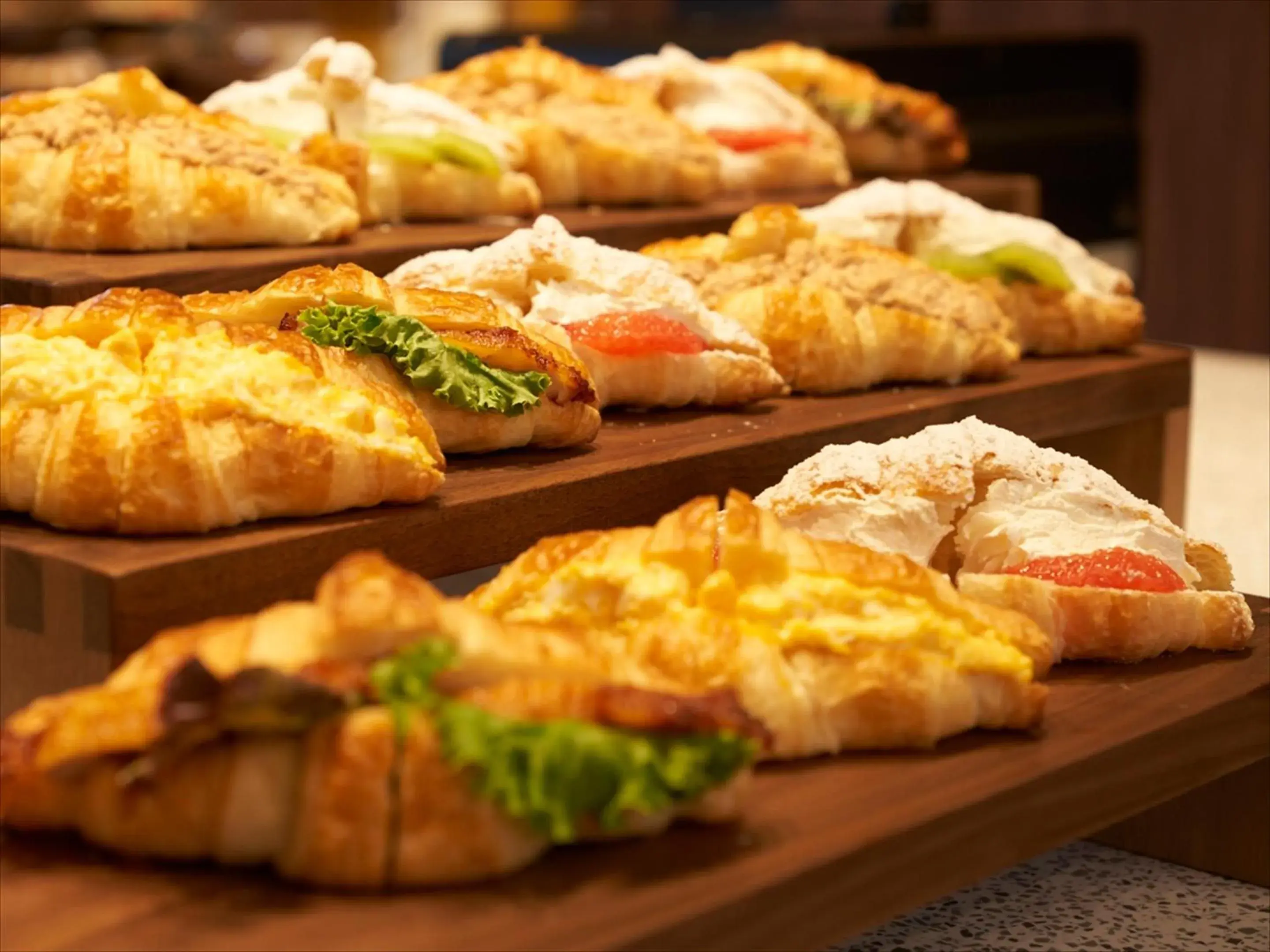 Restaurant/places to eat in CROSS Life Hakata Tenjin Restaurant/places to eat in CROSS Life Hakata Tenjin