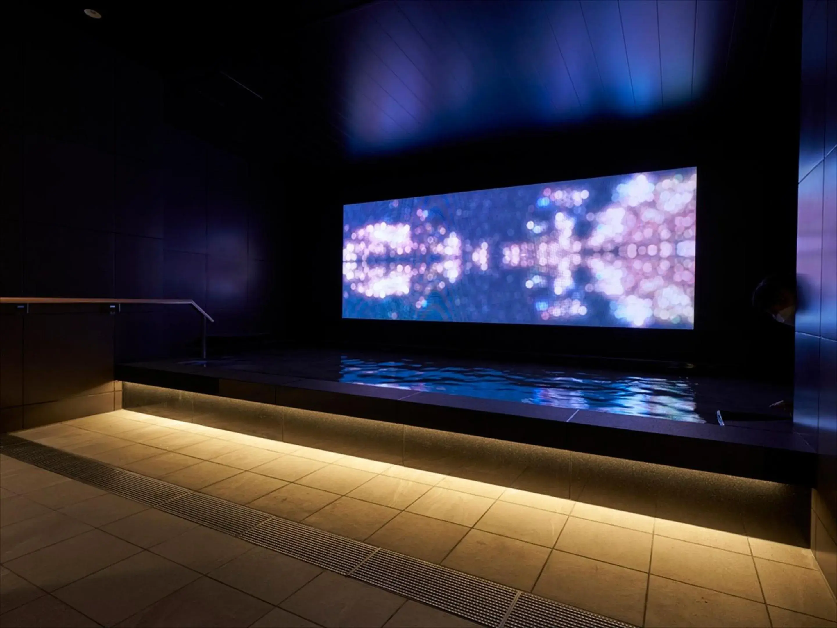 CROSS Life Hakata Tenjin CROSS Life Hakata Tenjin