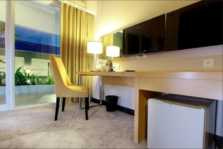 TV and multimedia in Swiss-Belinn Malang