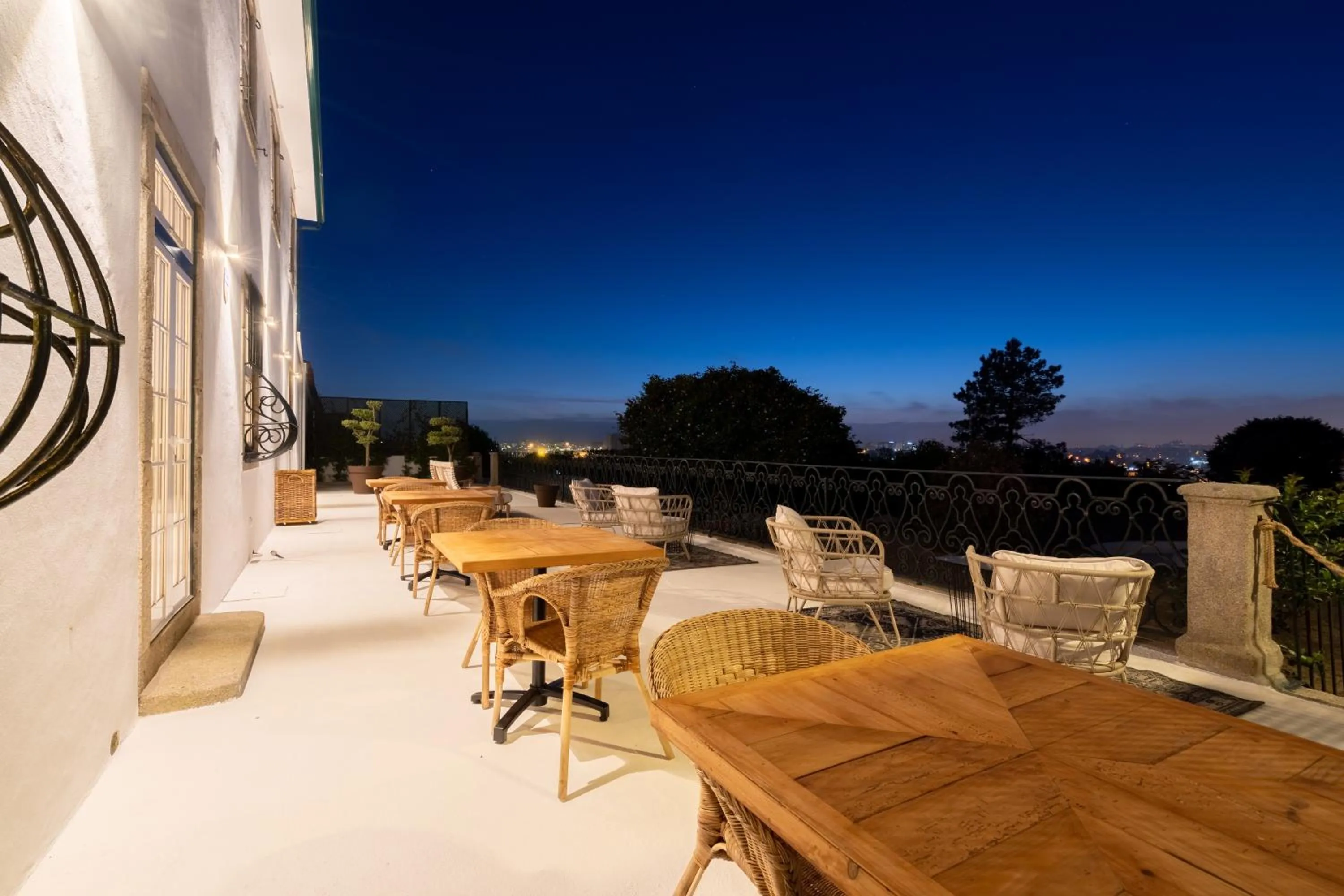 Night in FONTE SANTA Manor House