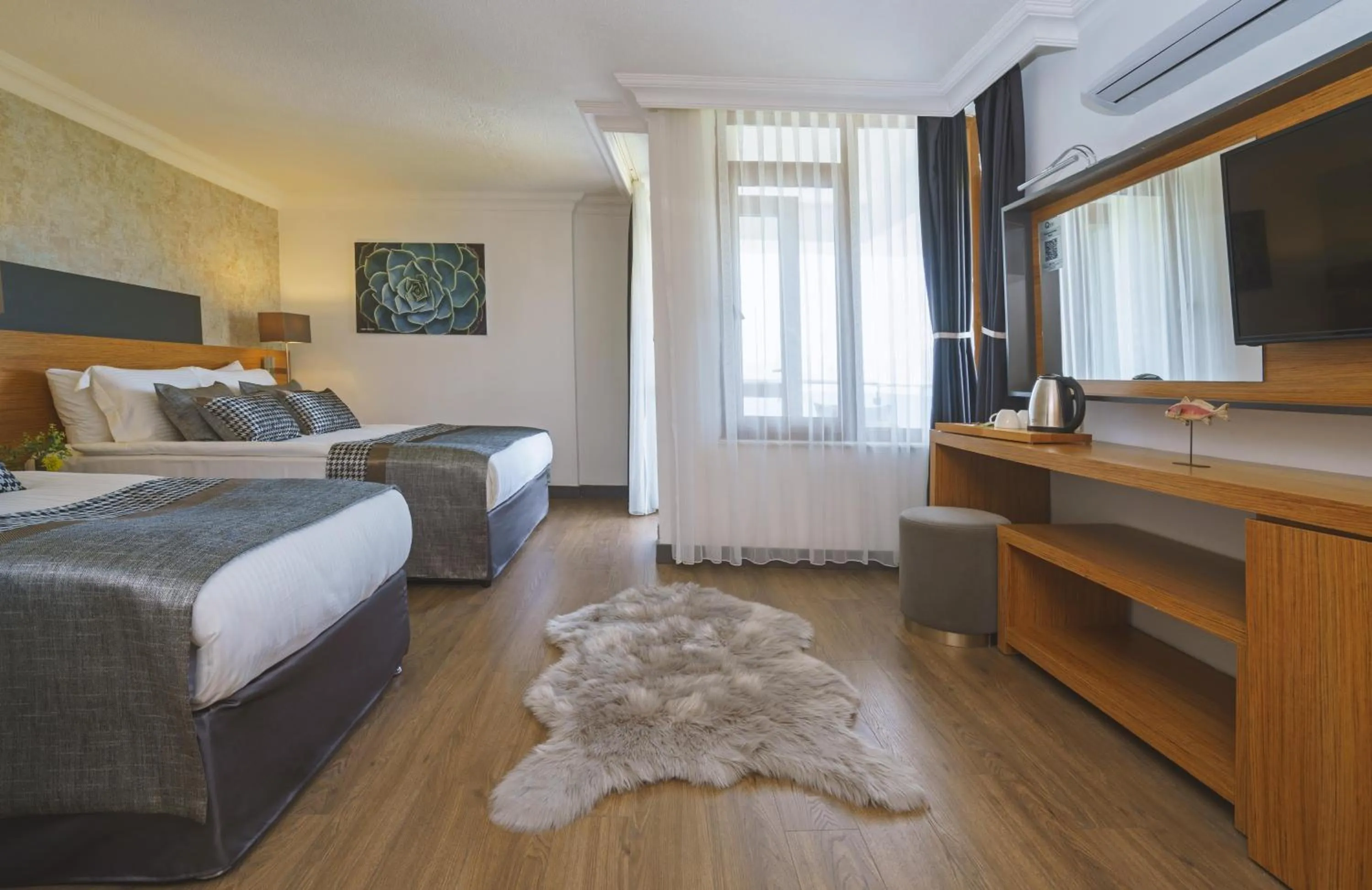 Photo of the whole room, Bed in Qinn Hotel