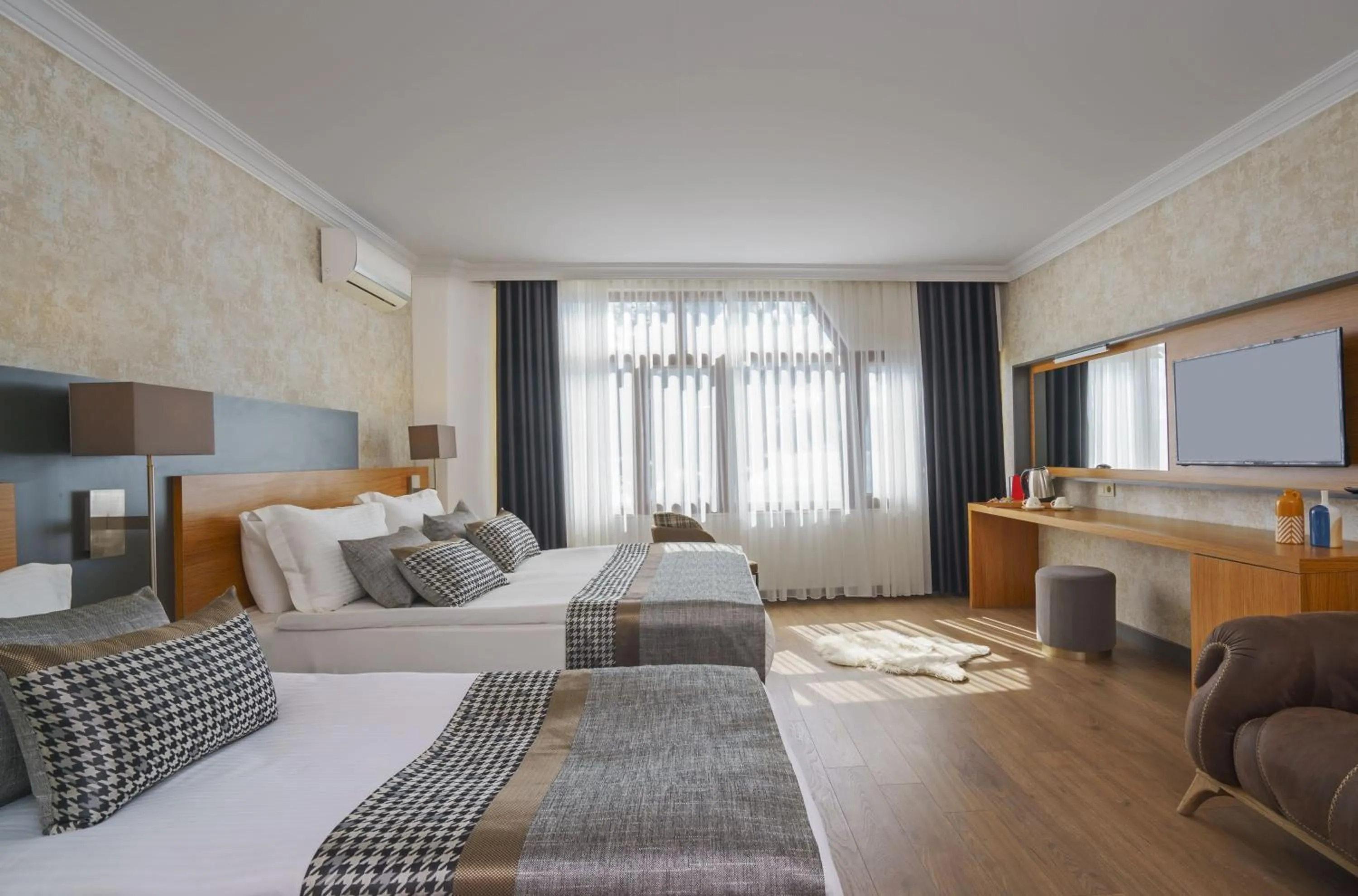 Photo of the whole room, Bed in Qinn Hotel