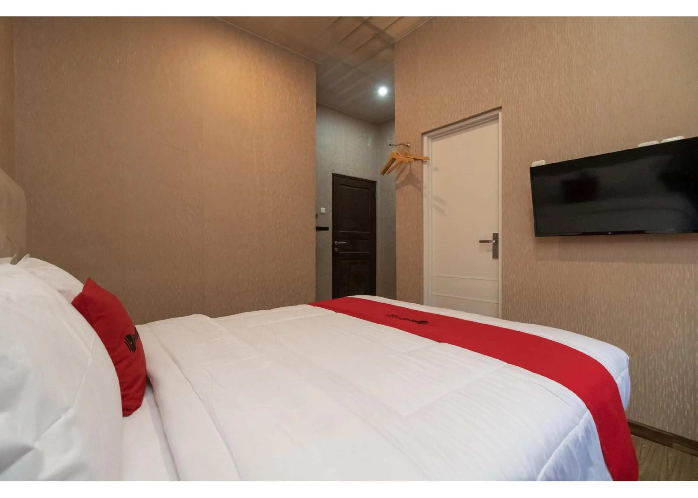 Bed in RedDoorz @ Jalan Srikandi Pekanbaru