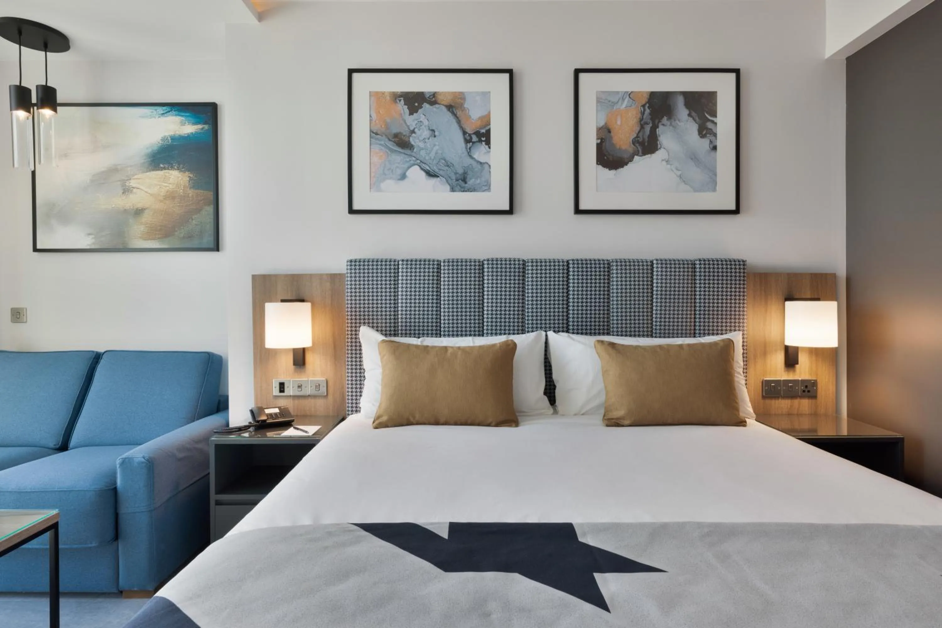 Bed in Riu Plaza London Victoria