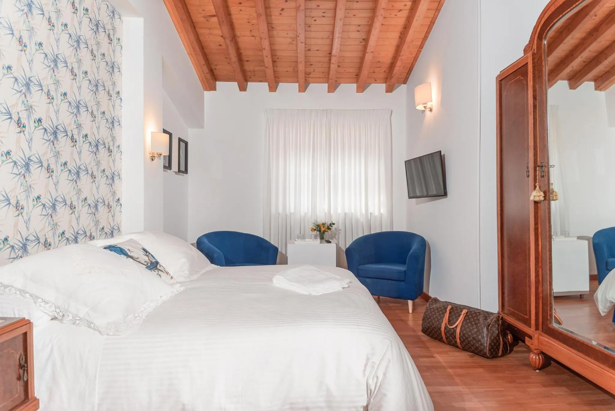 Photo of the whole room, Bed in Villa Mancuso De Gaetani & SPA
