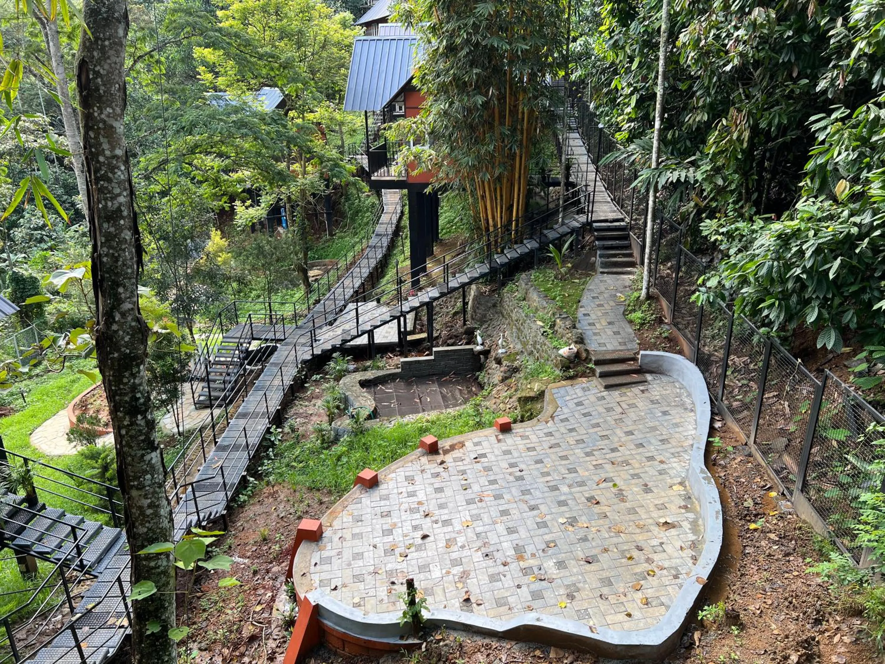 Evening entertainment in Santhi Hill View Resort