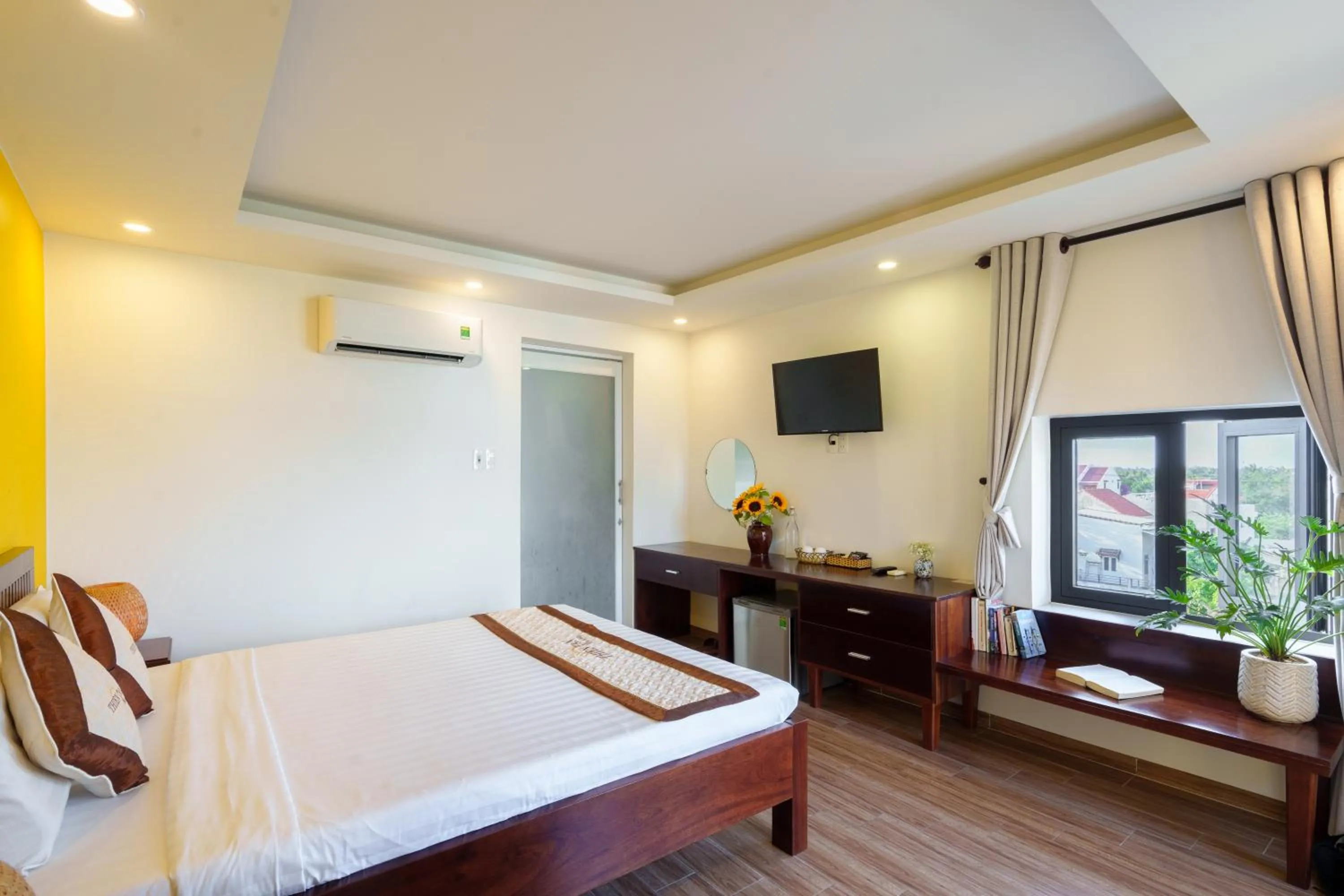 Bed in Thien Tan Villa with Private Pool