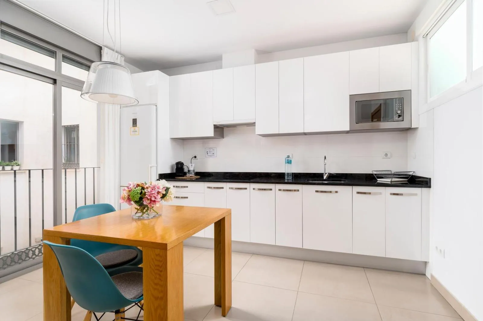 Kitchen or kitchenette in Suites Del Pintor