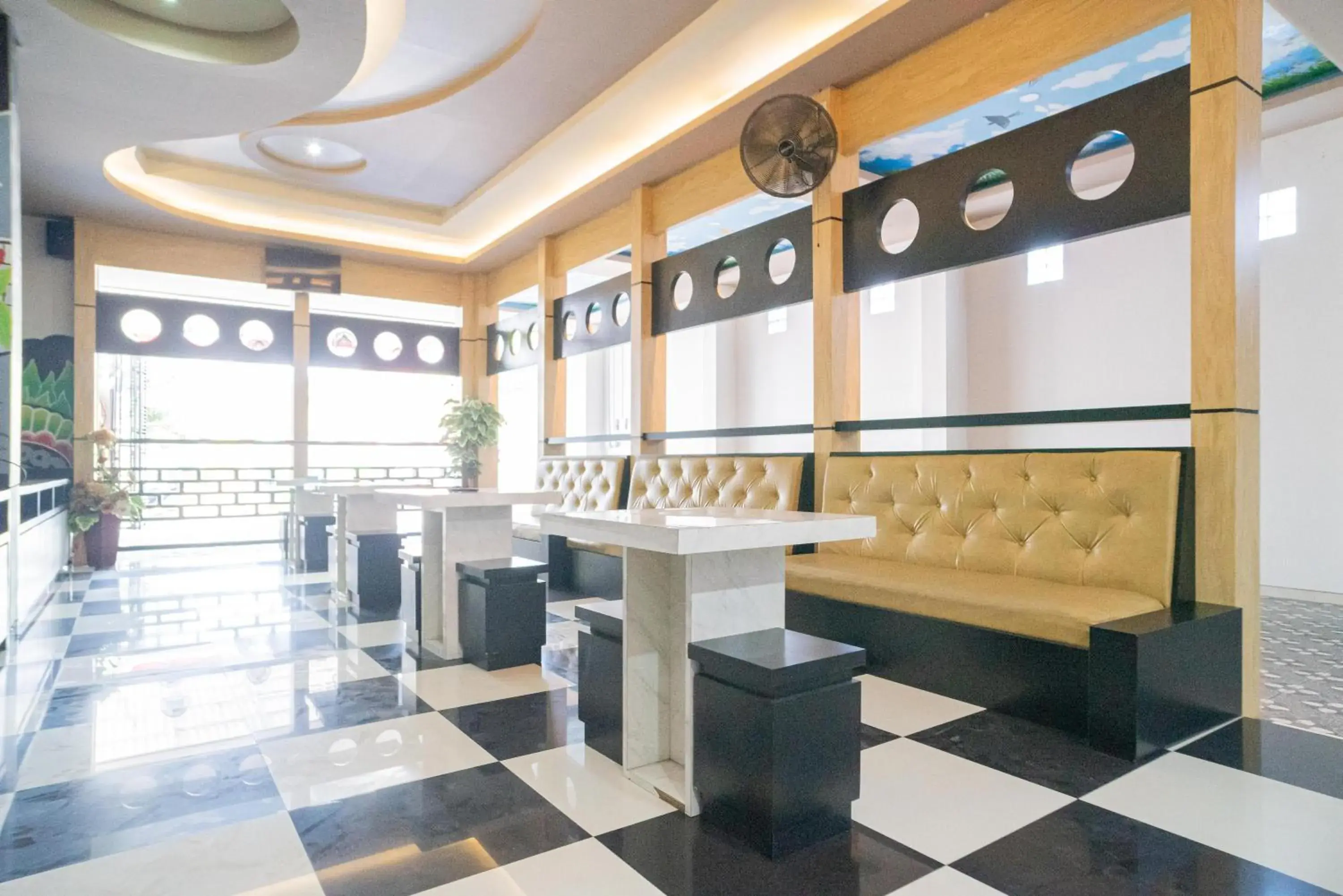 Lobby or reception in RedDoorz Plus @ Jalan Pemuda Timur Bojonegoro Lobby or reception in RedDoorz Plus @ Jalan Pemuda Timur Bojonegoro