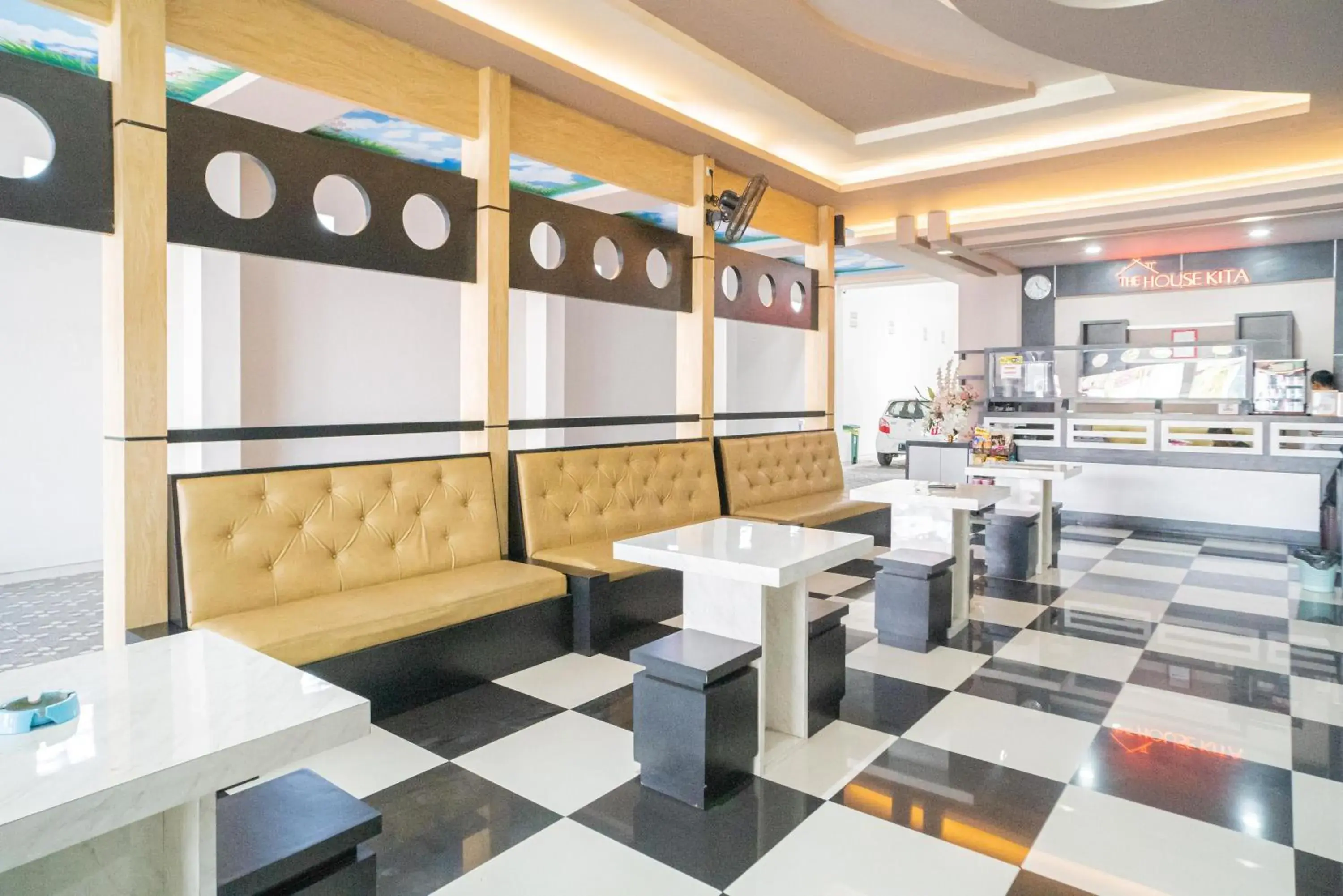 Restaurant/places to eat in RedDoorz Plus @ Jalan Pemuda Timur Bojonegoro Restaurant/places to eat in RedDoorz Plus @ Jalan Pemuda Timur Bojonegoro