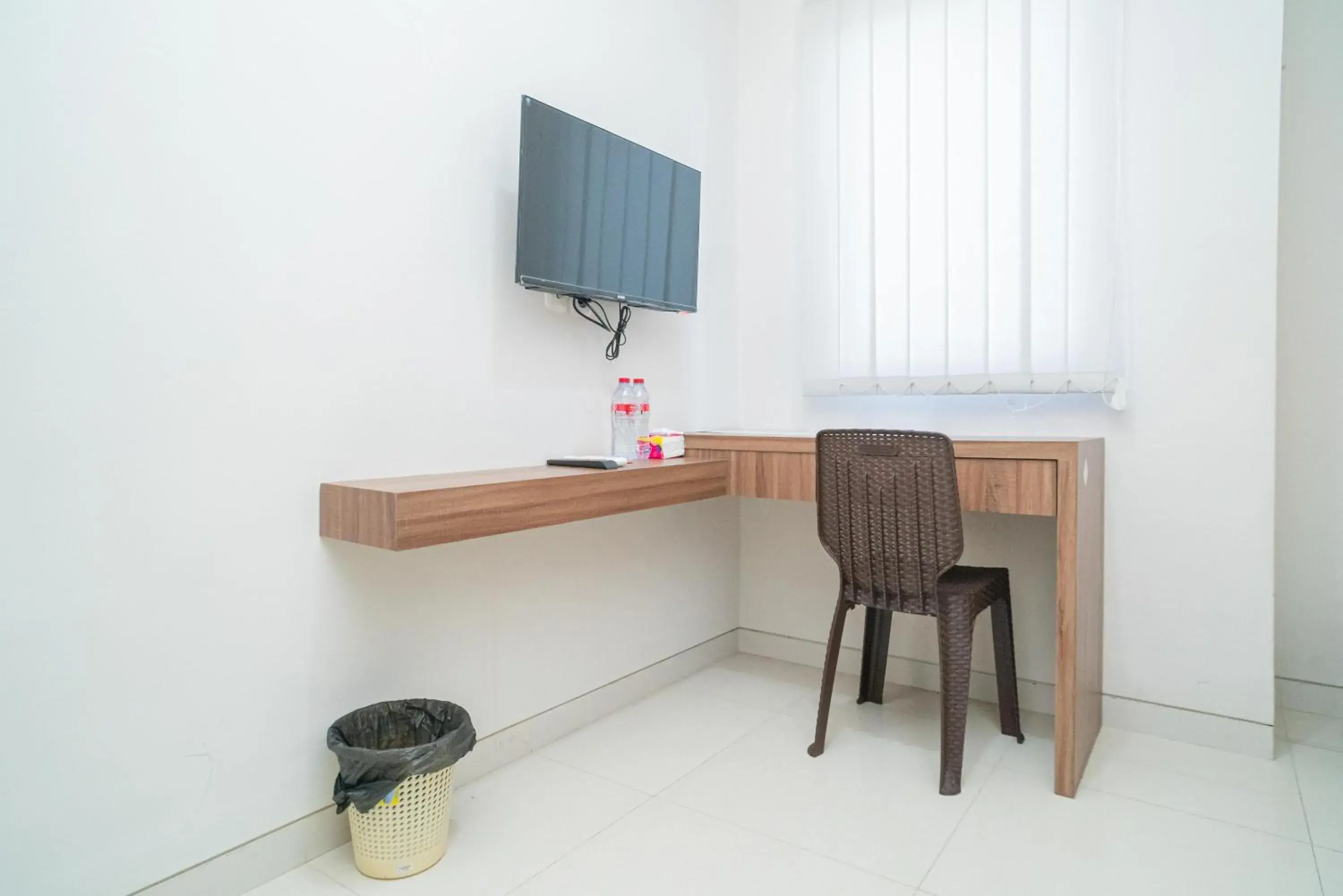 Bedroom in RedDoorz Plus @ Jalan Pemuda Timur Bojonegoro Bedroom in RedDoorz Plus @ Jalan Pemuda Timur Bojonegoro