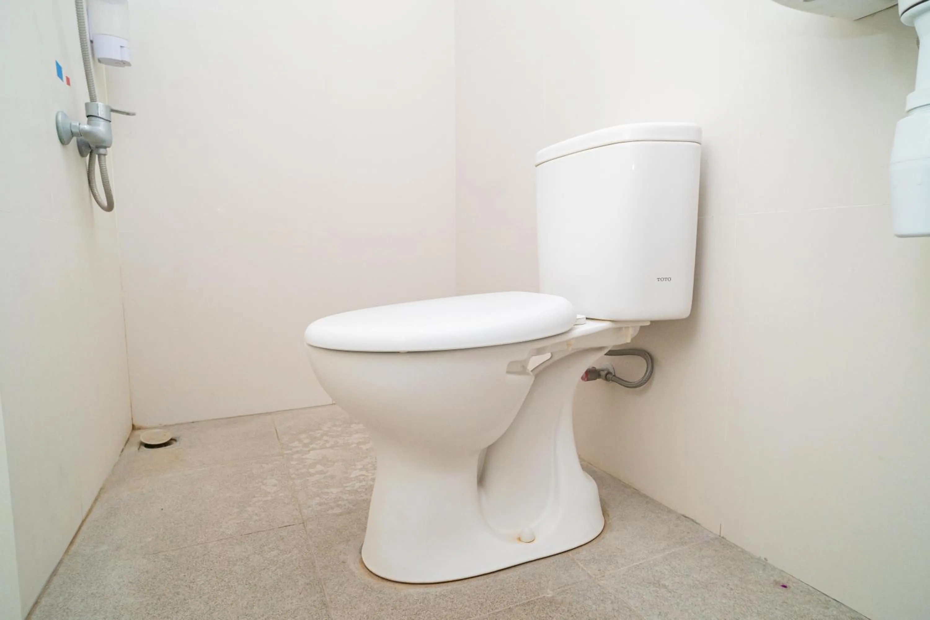 Bathroom in RedDoorz Plus @ Jalan Pemuda Timur Bojonegoro