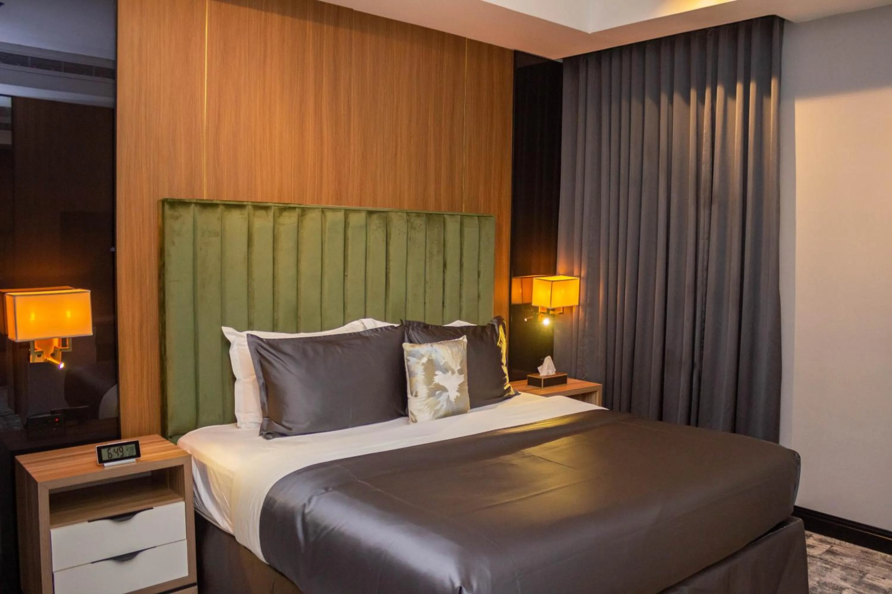Bedroom, Bed in Dana Hotel