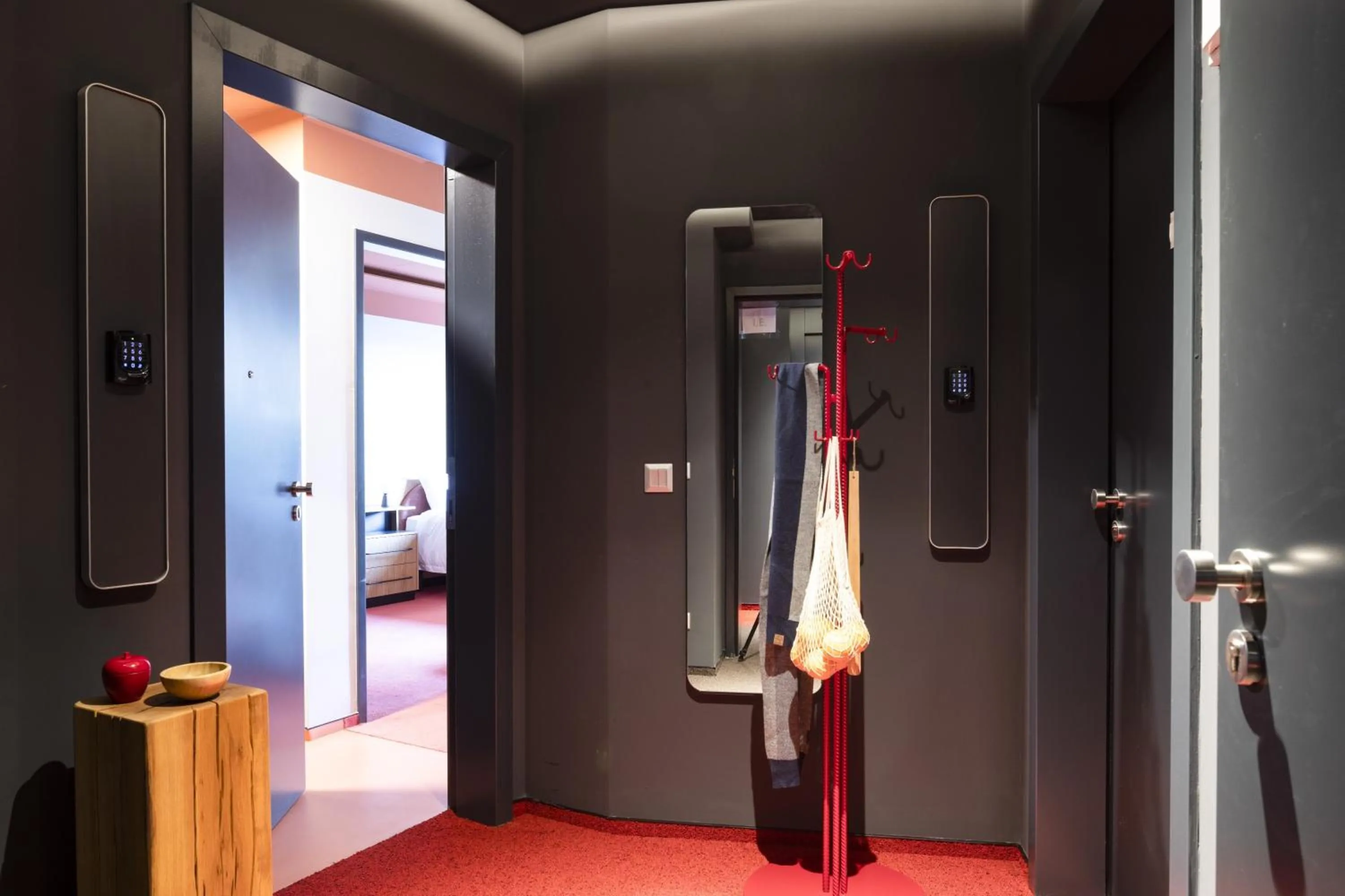 Photo of the whole room in SmartApart