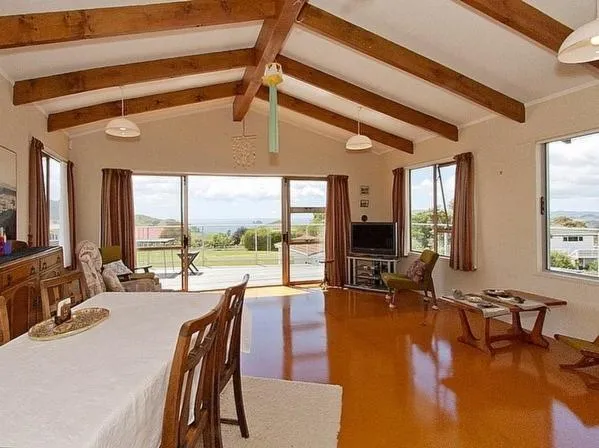 Views on Rimu - Whitianga Holiday Home