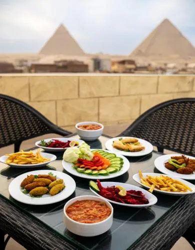 Hassan Pyramids Hotel&Rooftop