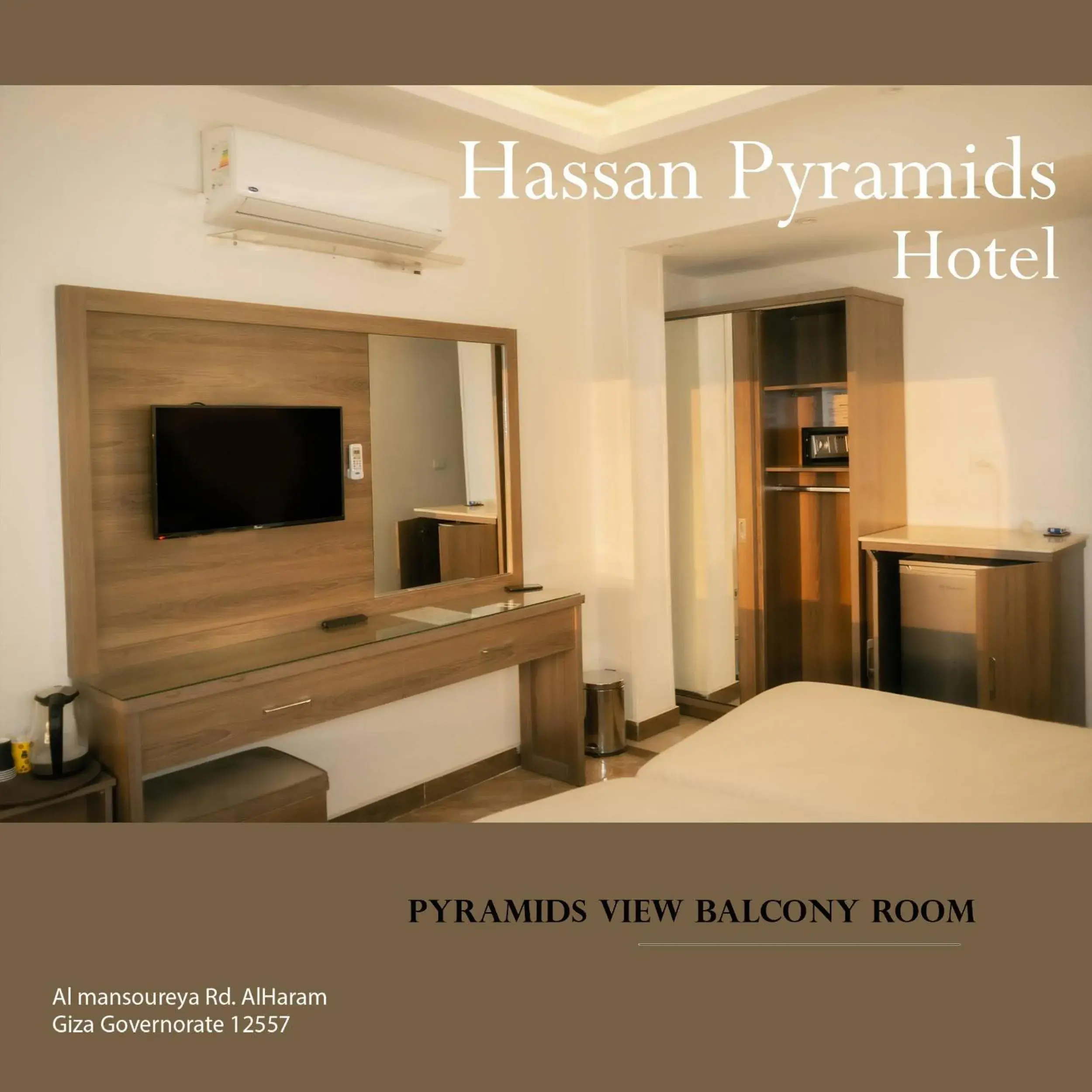 Deluxe Double Room with Pyramids view and Balcony - single occupancy in Hassan Pyramids Hotel & free access Rooftop & airport pickup Deluxe Double Room with Pyramids view and Balcony - single occupancy in Hassan Pyramids Hotel & free access Rooftop & airport pickup
