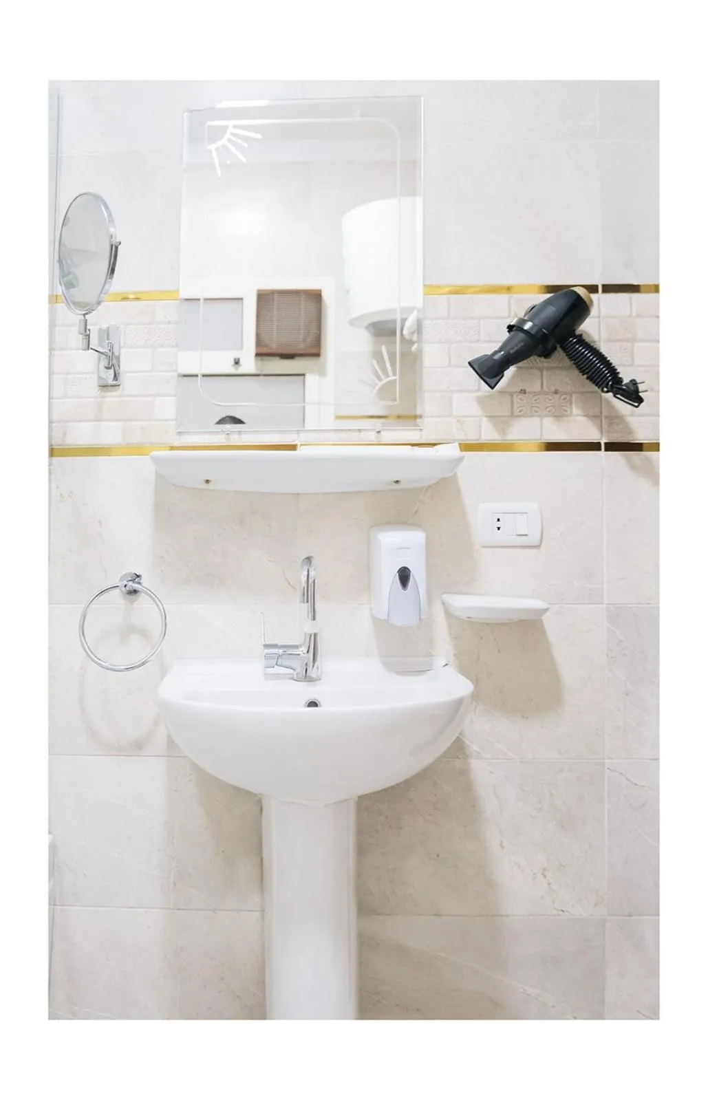 Bathroom in Hassan Pyramids Hotel & free access Rooftop & airport pickup
