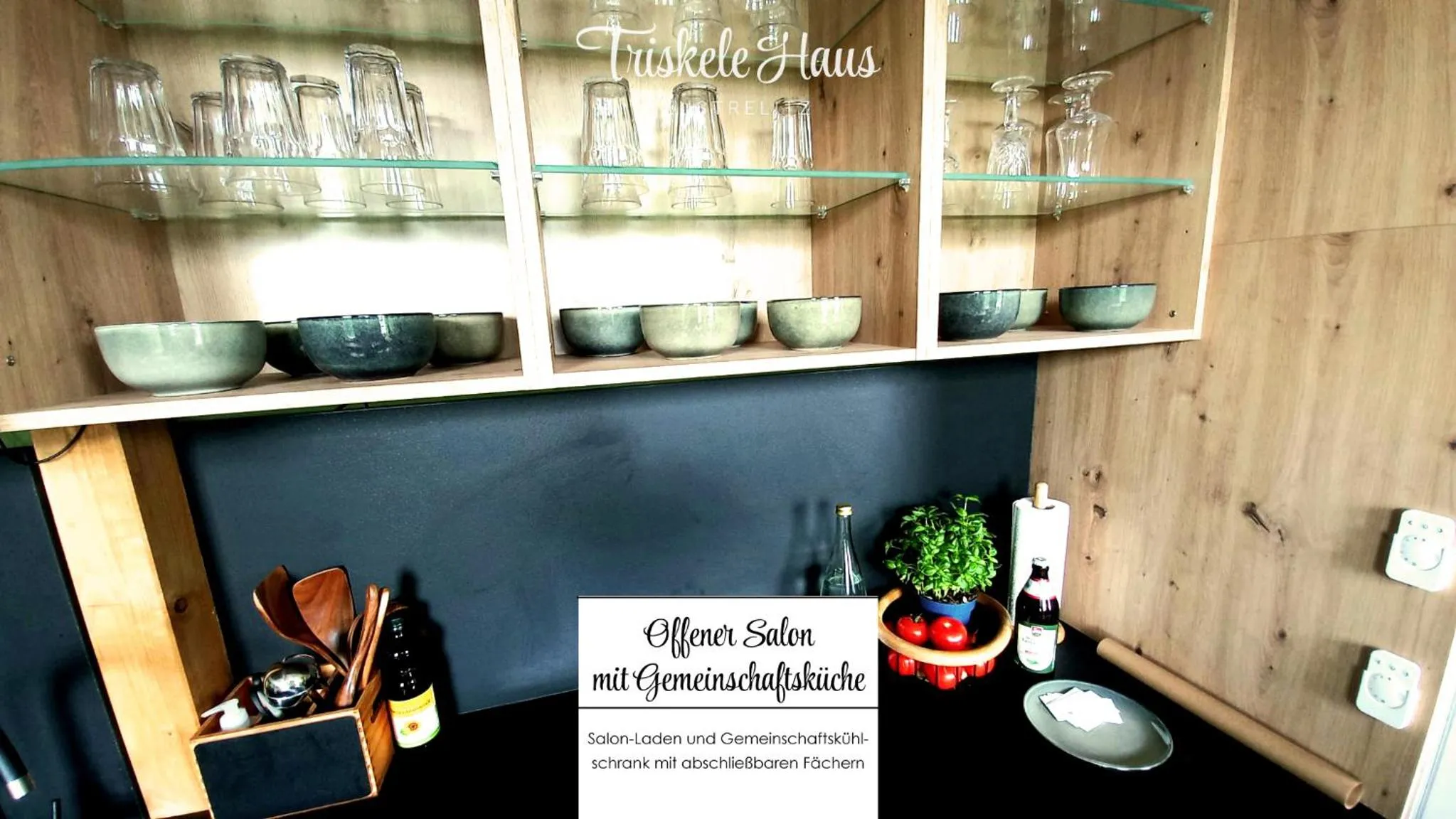 Communal kitchen in Triskele Haus - Ökologisches Gästehaus der Heilstätte Strelitz