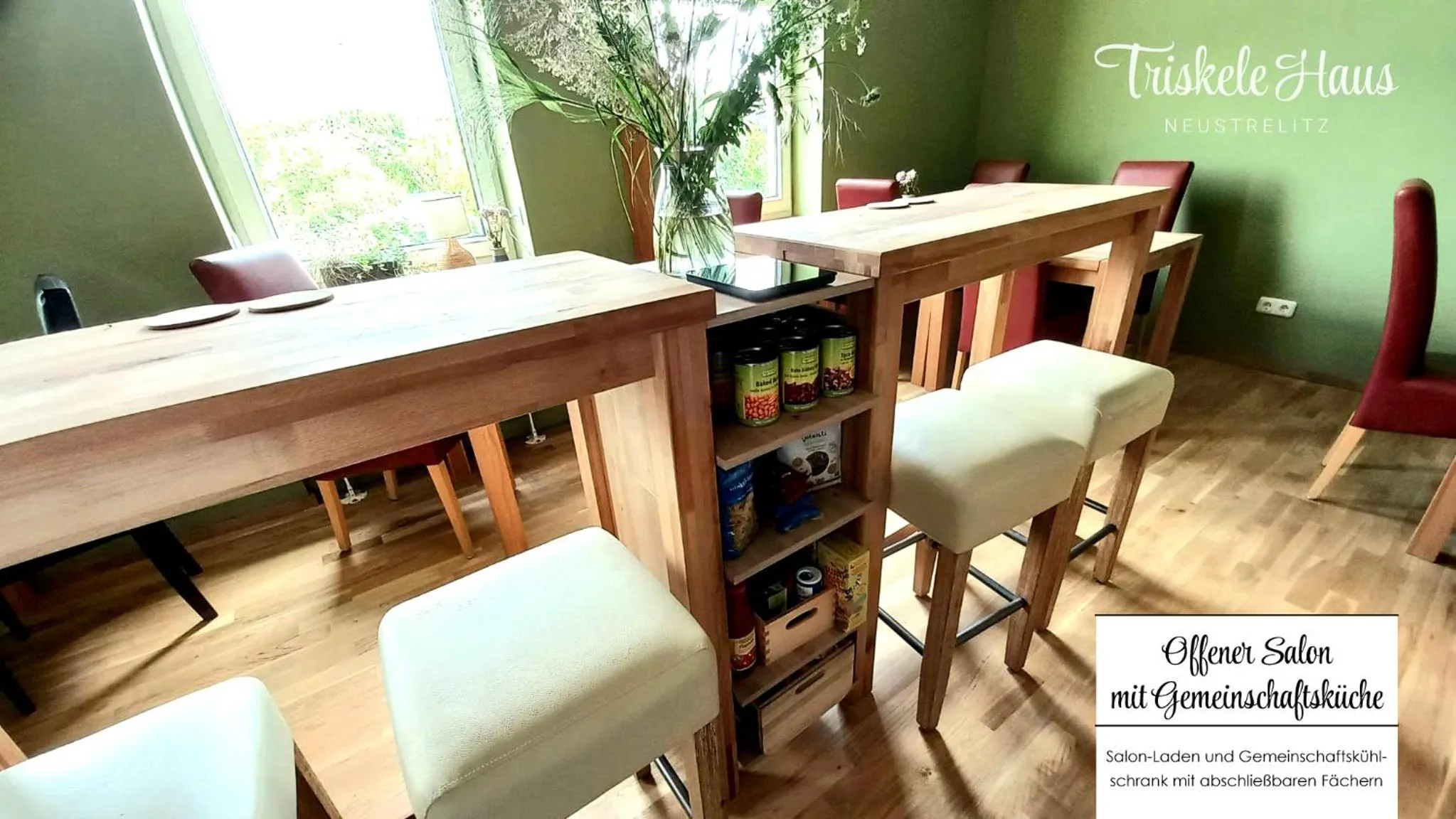 Communal kitchen in Triskele Haus - Ökologisches Gästehaus der Heilstätte Strelitz