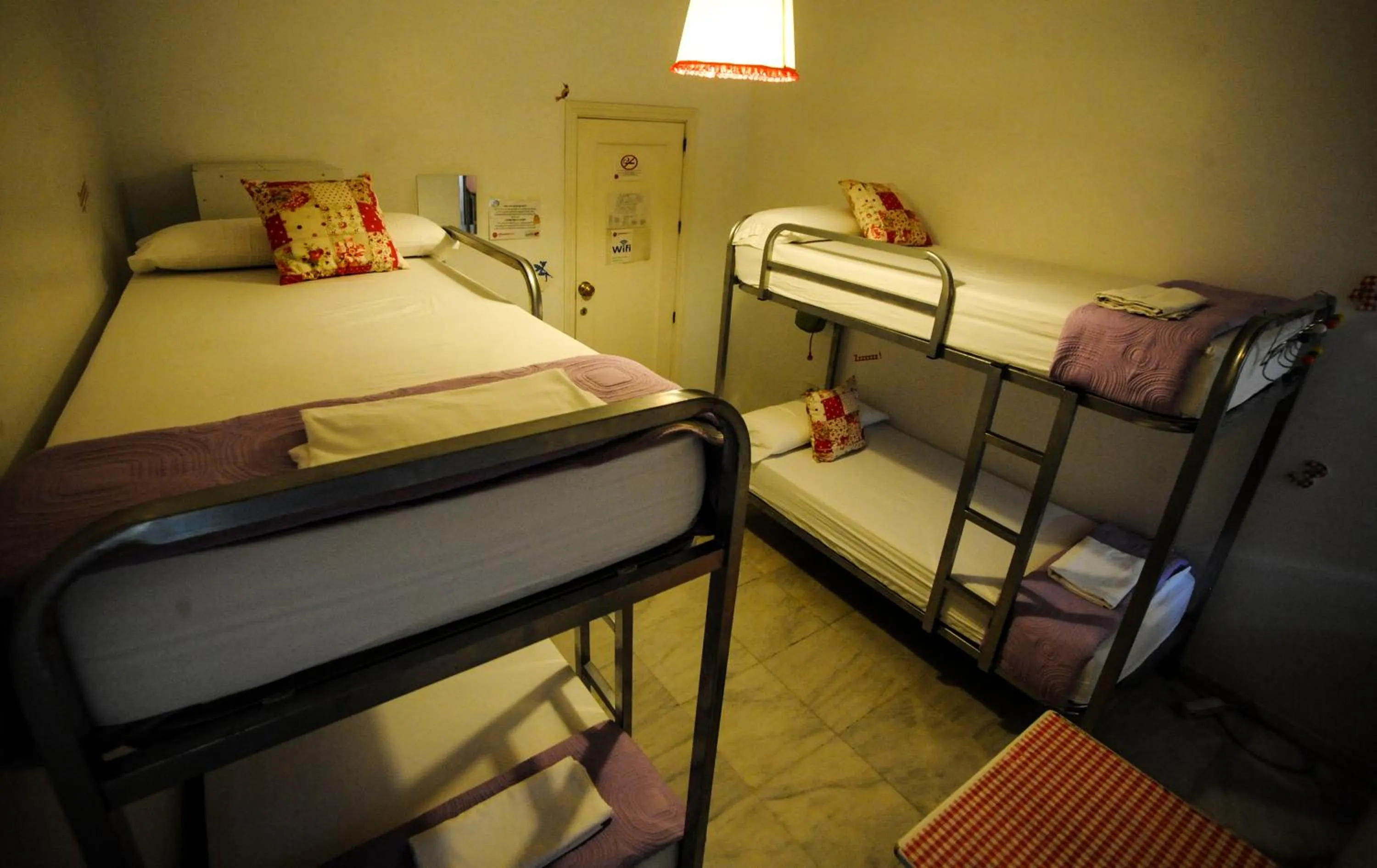 Photo of the whole room, Bed in La Flamenka Hostel