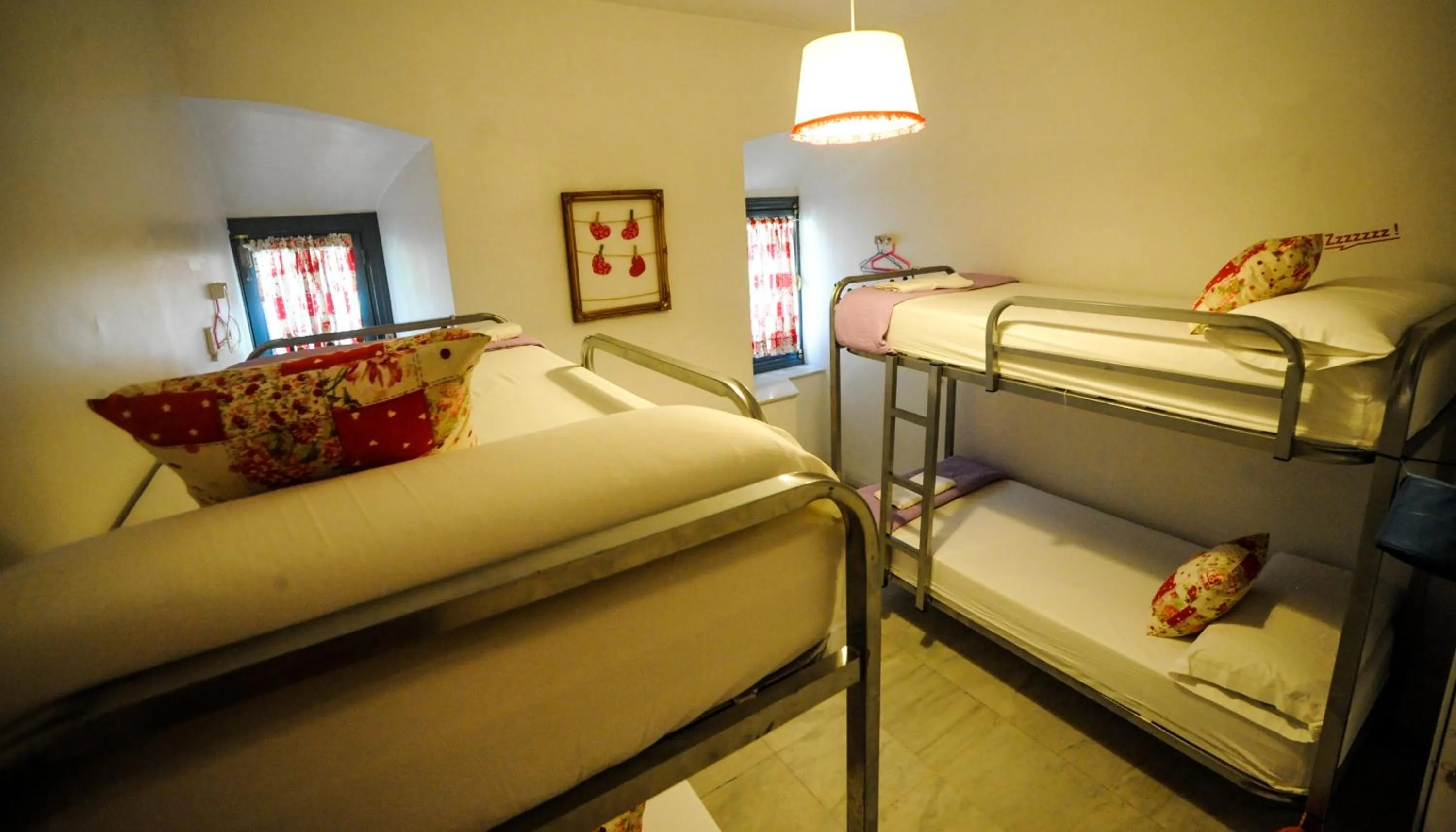 Photo of the whole room, Bed in La Flamenka Hostel