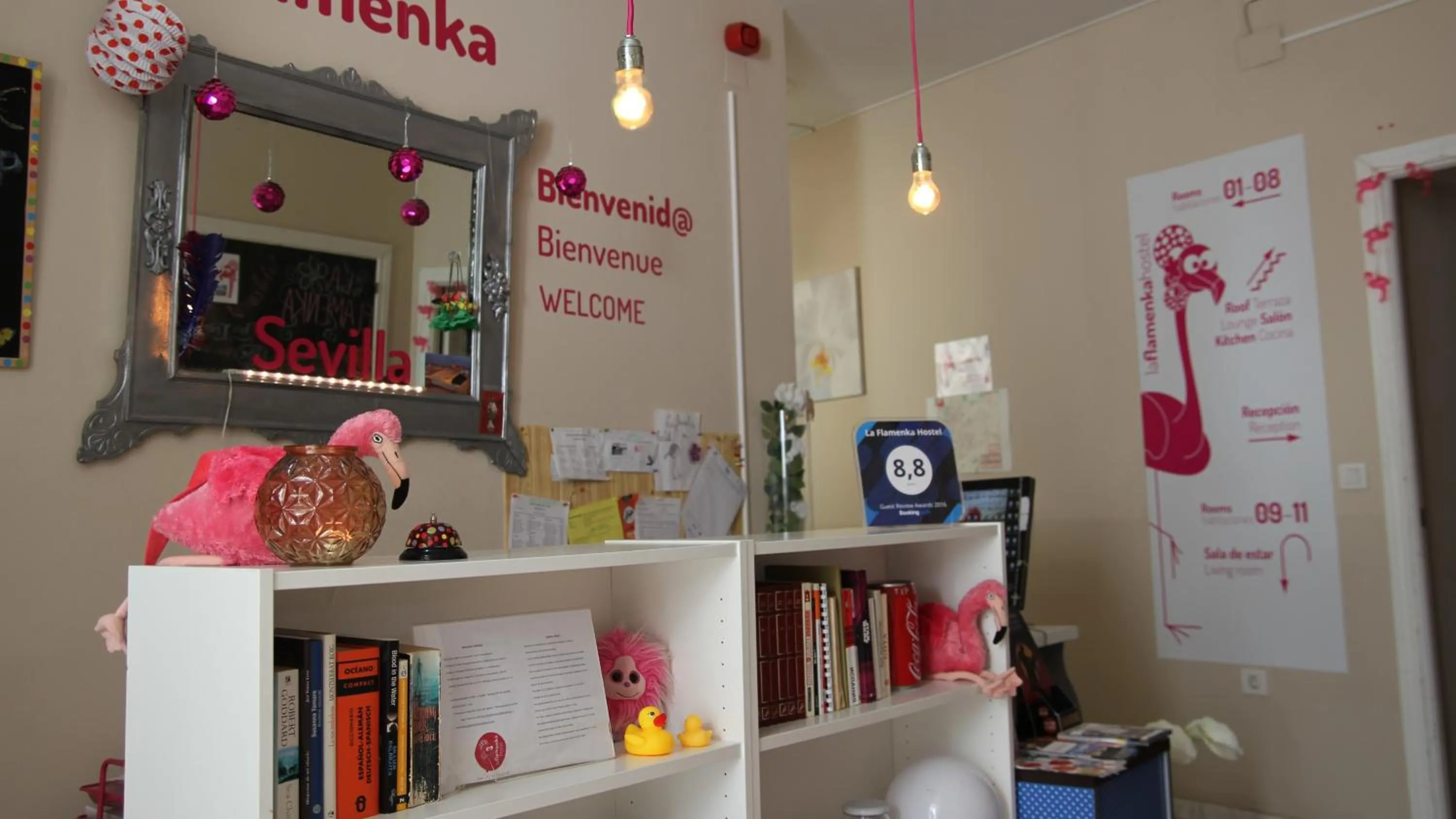 Lobby or reception in La Flamenka Hostel