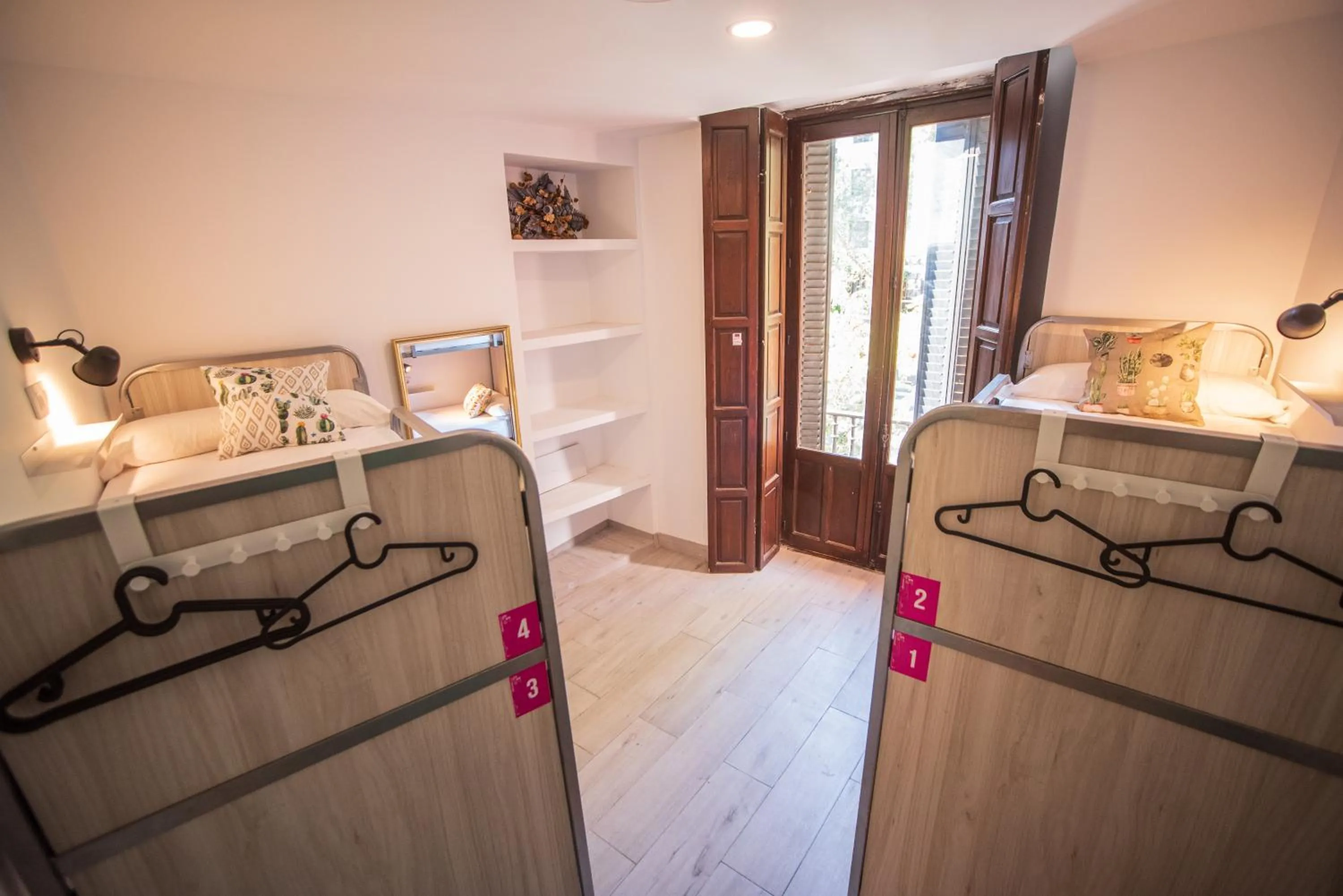 Photo of the whole room, Bed in La Flamenka Hostel