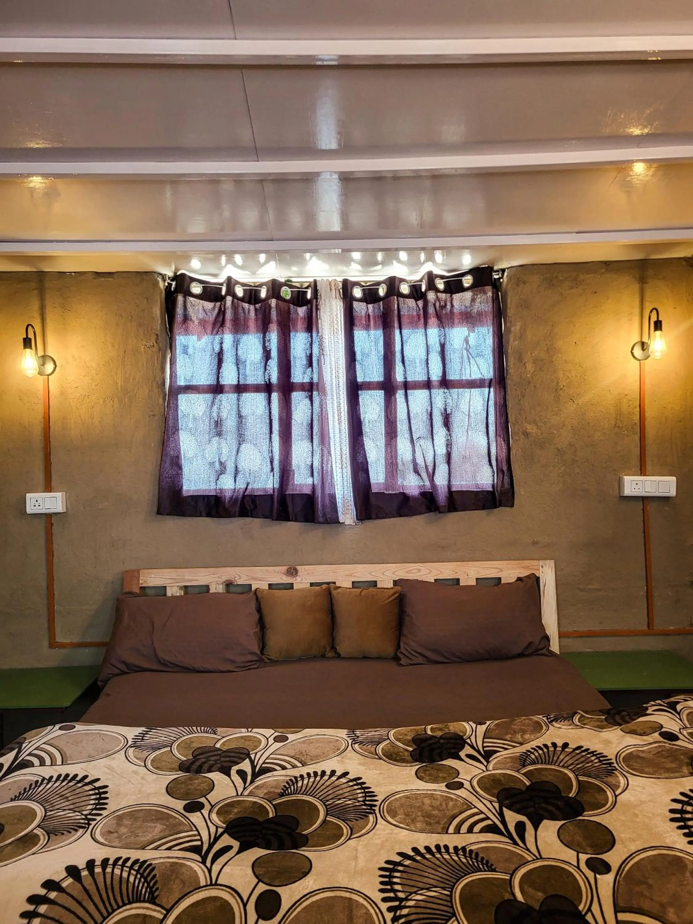 Bed in Traveller Hive Kasar Devi
