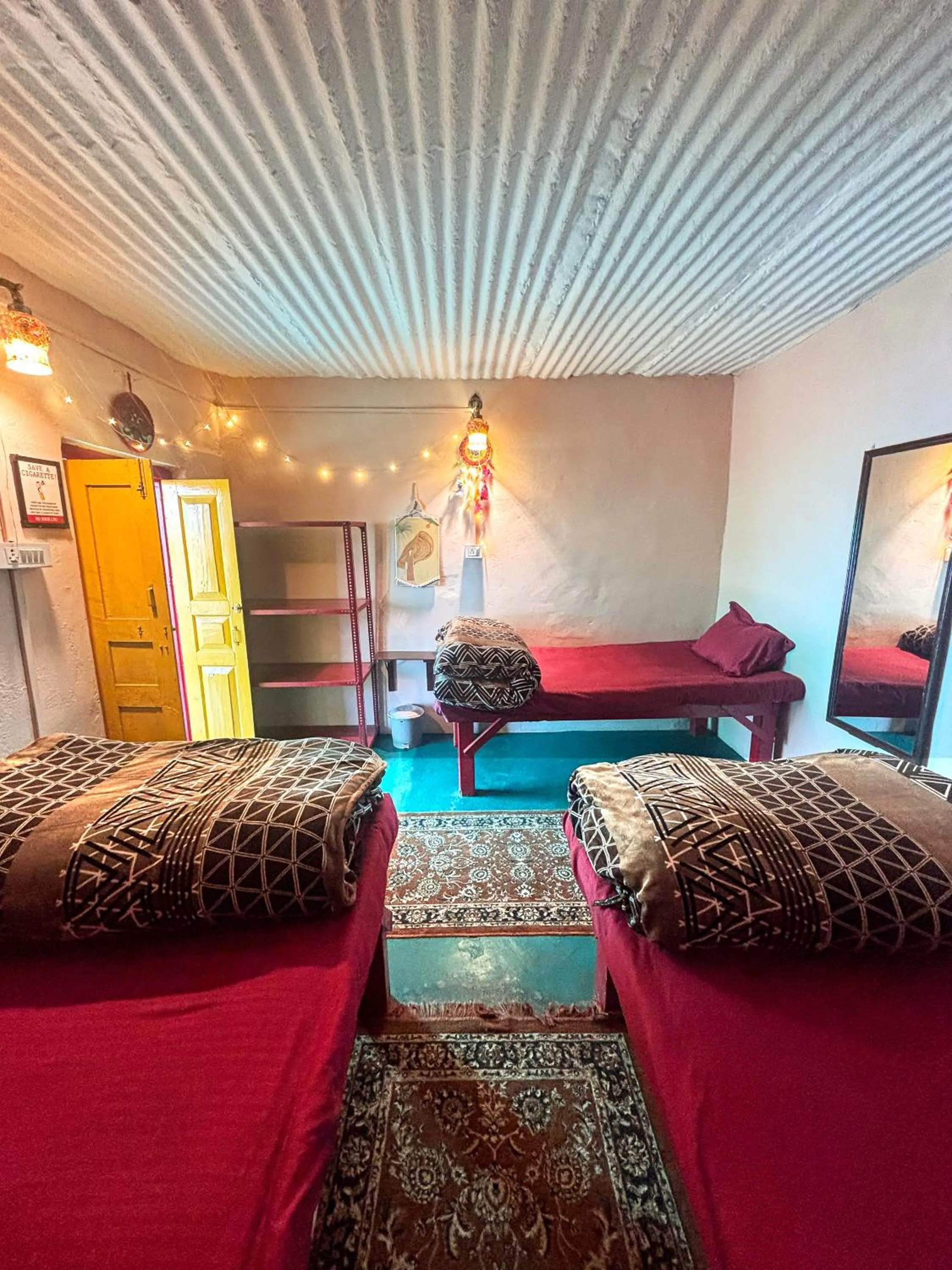 Bed in Traveller Hive Kasar Devi